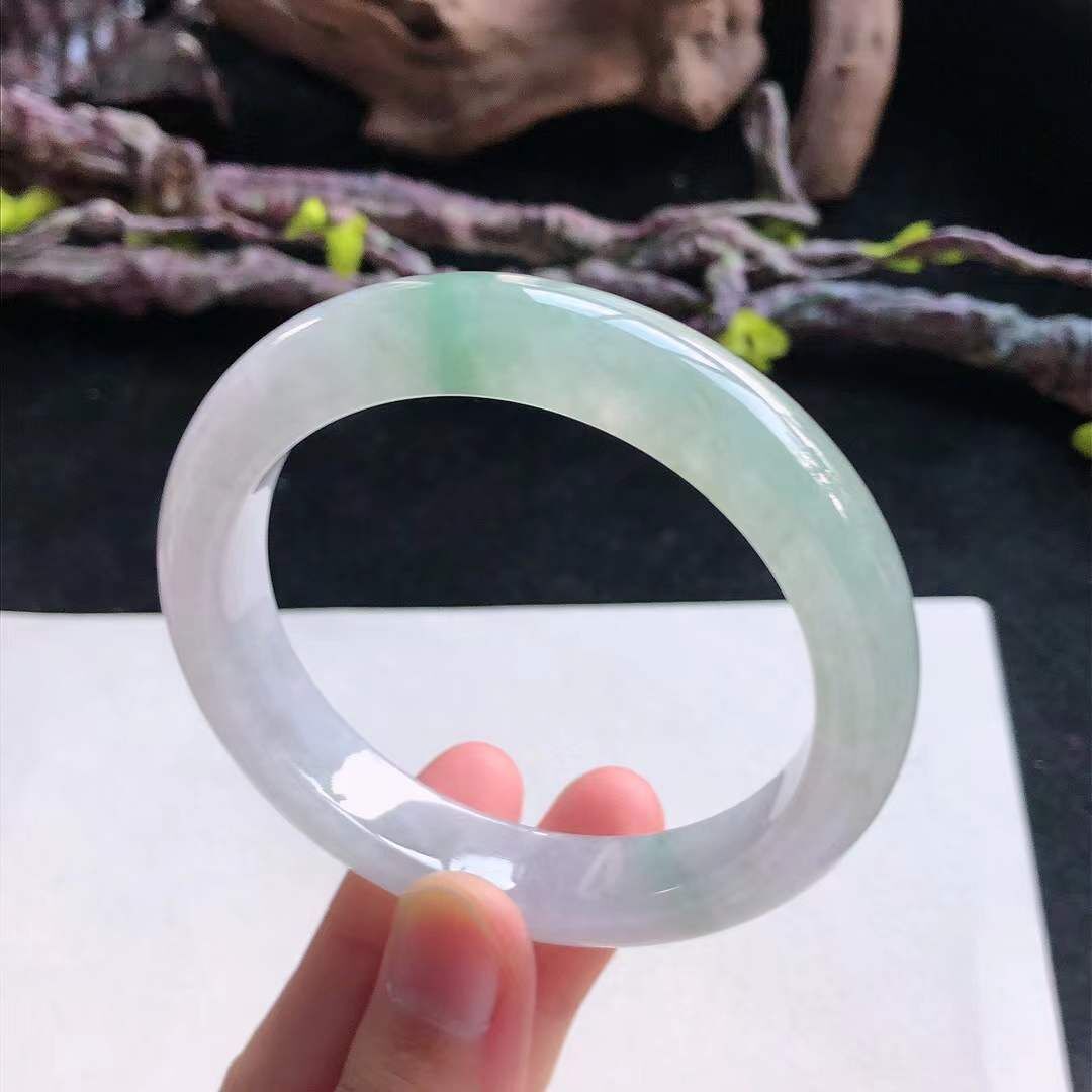 9122634 58mm冰糯種飄綠正圈翡翠手鐲 (56-58)