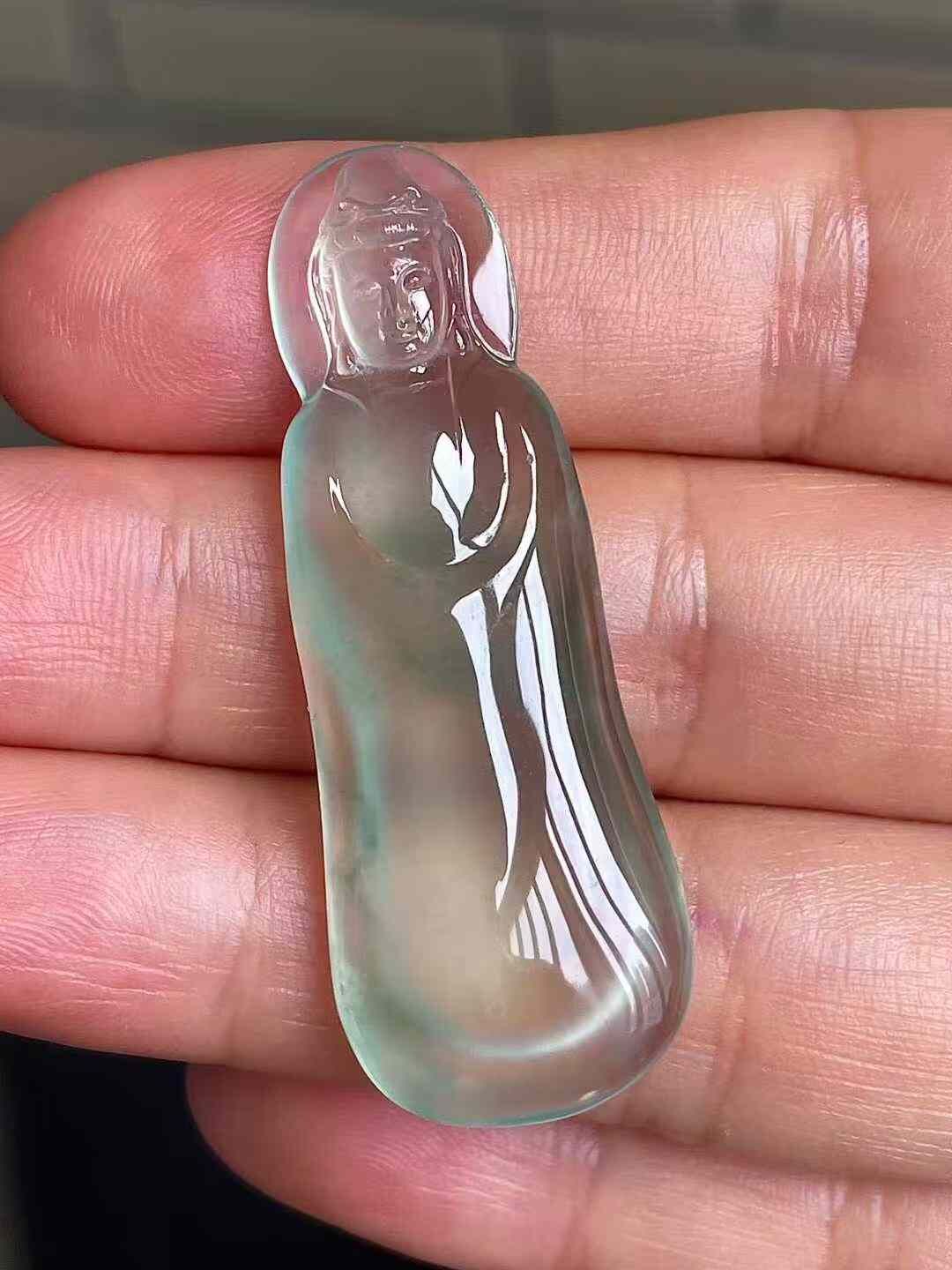 9125541 翡翠玻璃種自在觀音吊墜