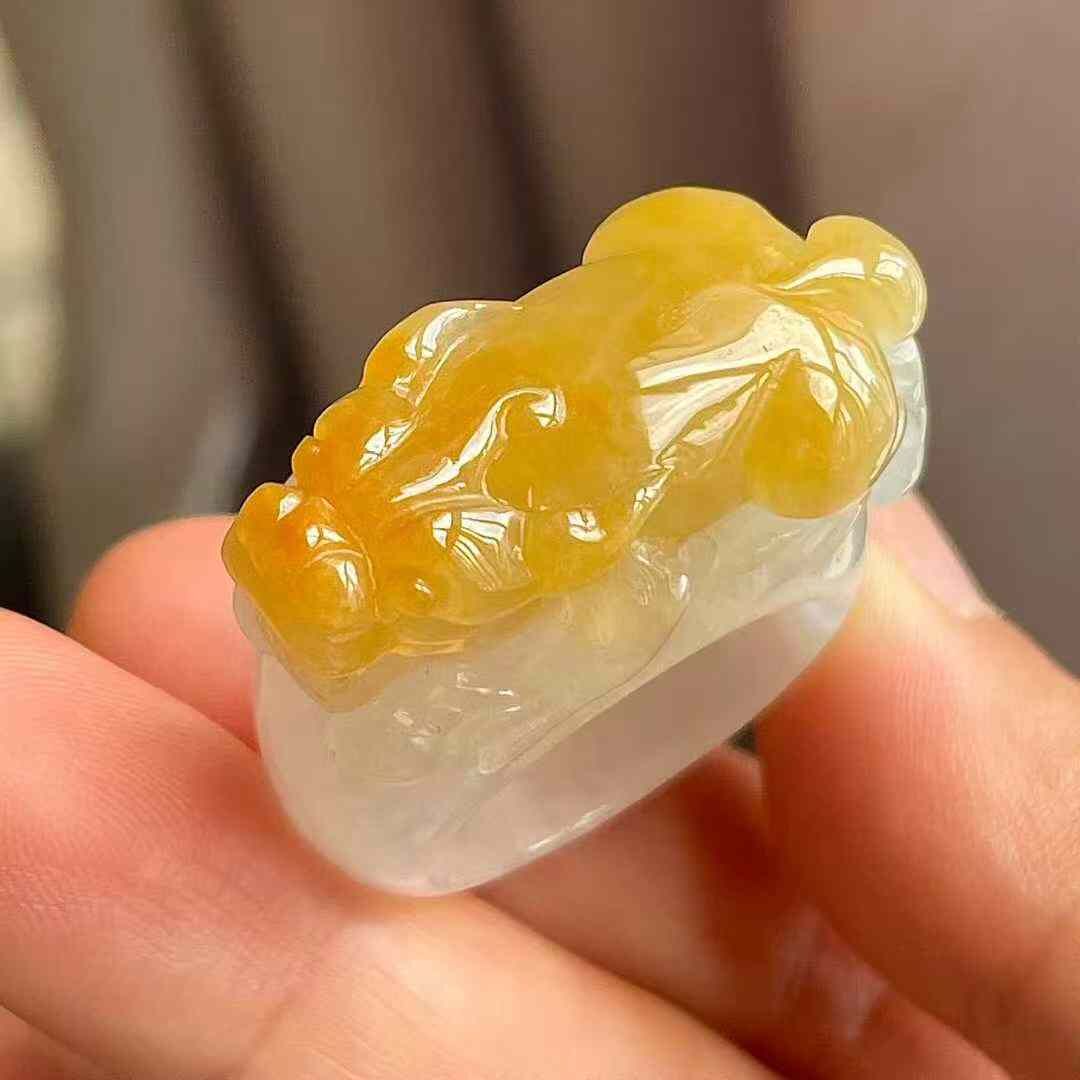 9125543 翡翠冰種黃貔貅扳指 (港圈 20號)