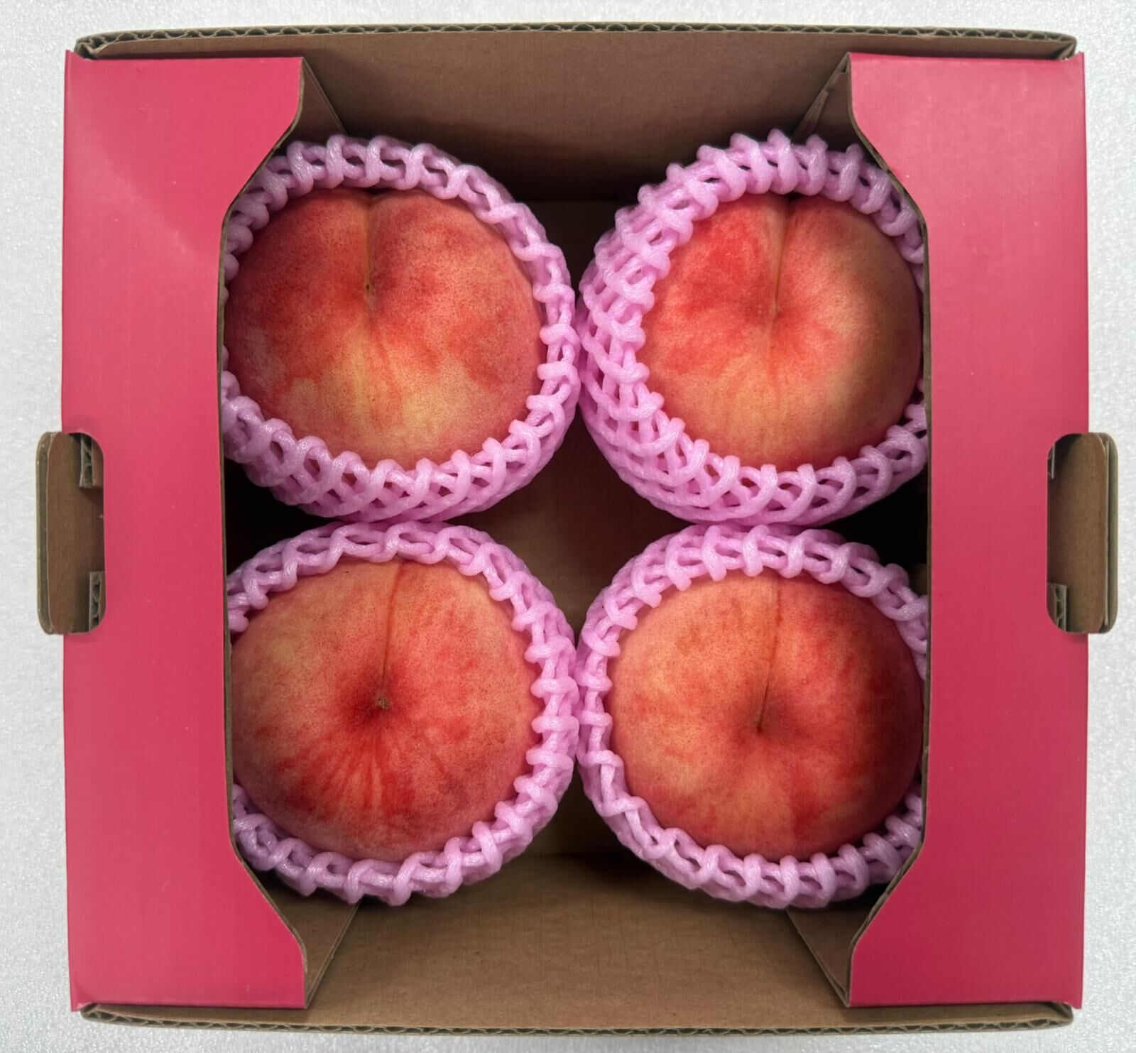 秋田桃禮盒 (1050g - 1150g)