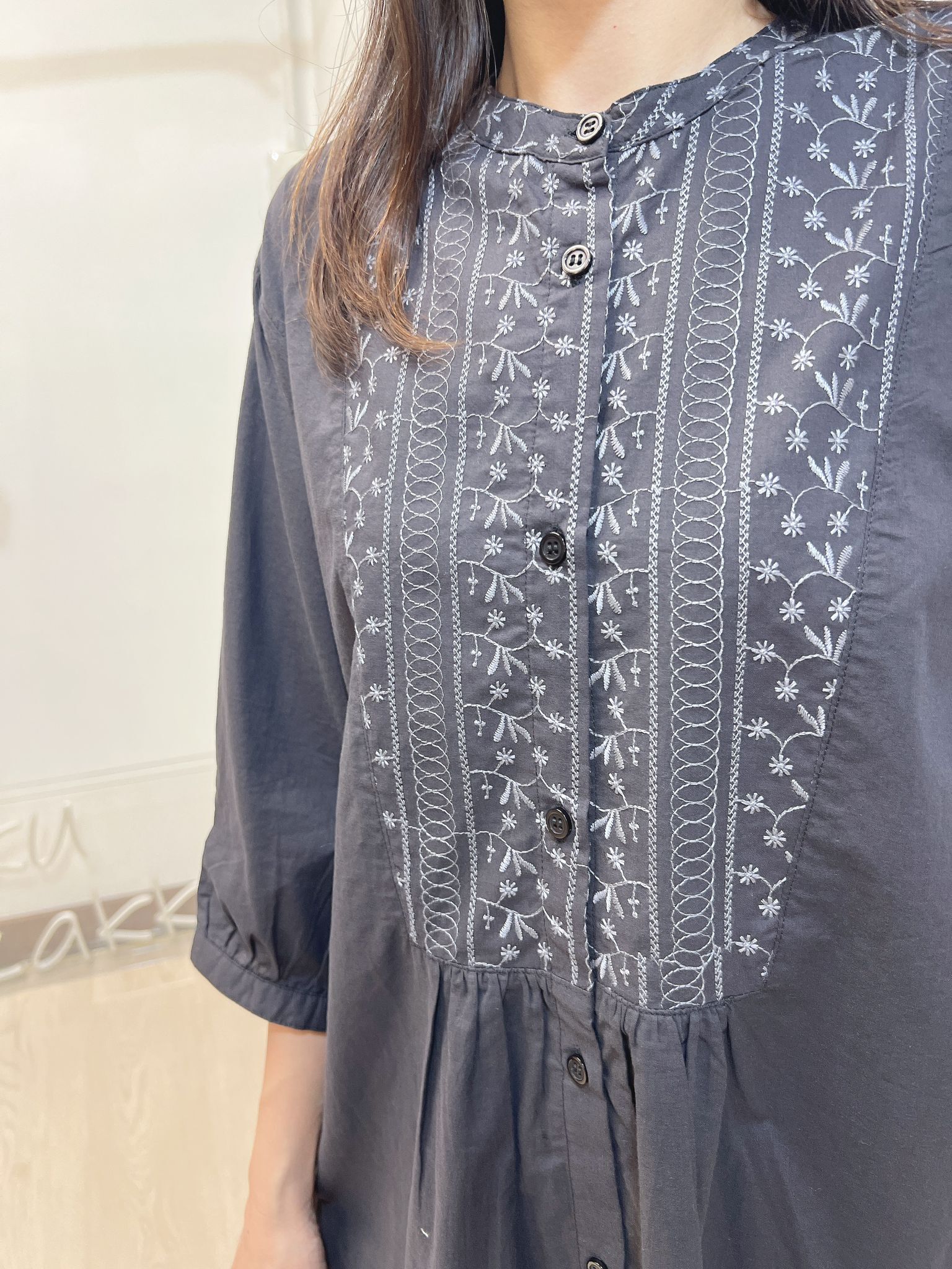 NC 刺繡花領長TOP