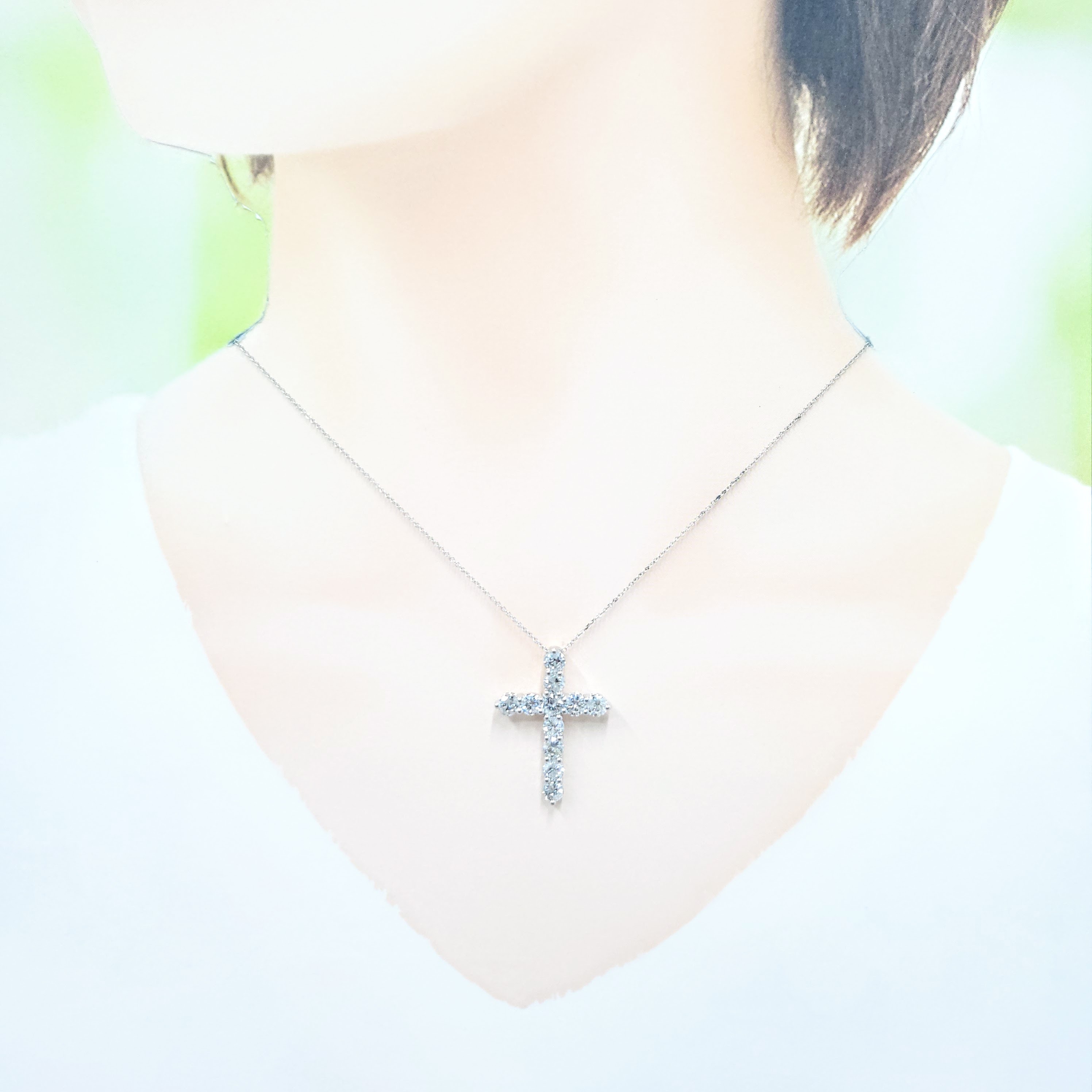 18K White Gold 2.43ct Diamond Pendant