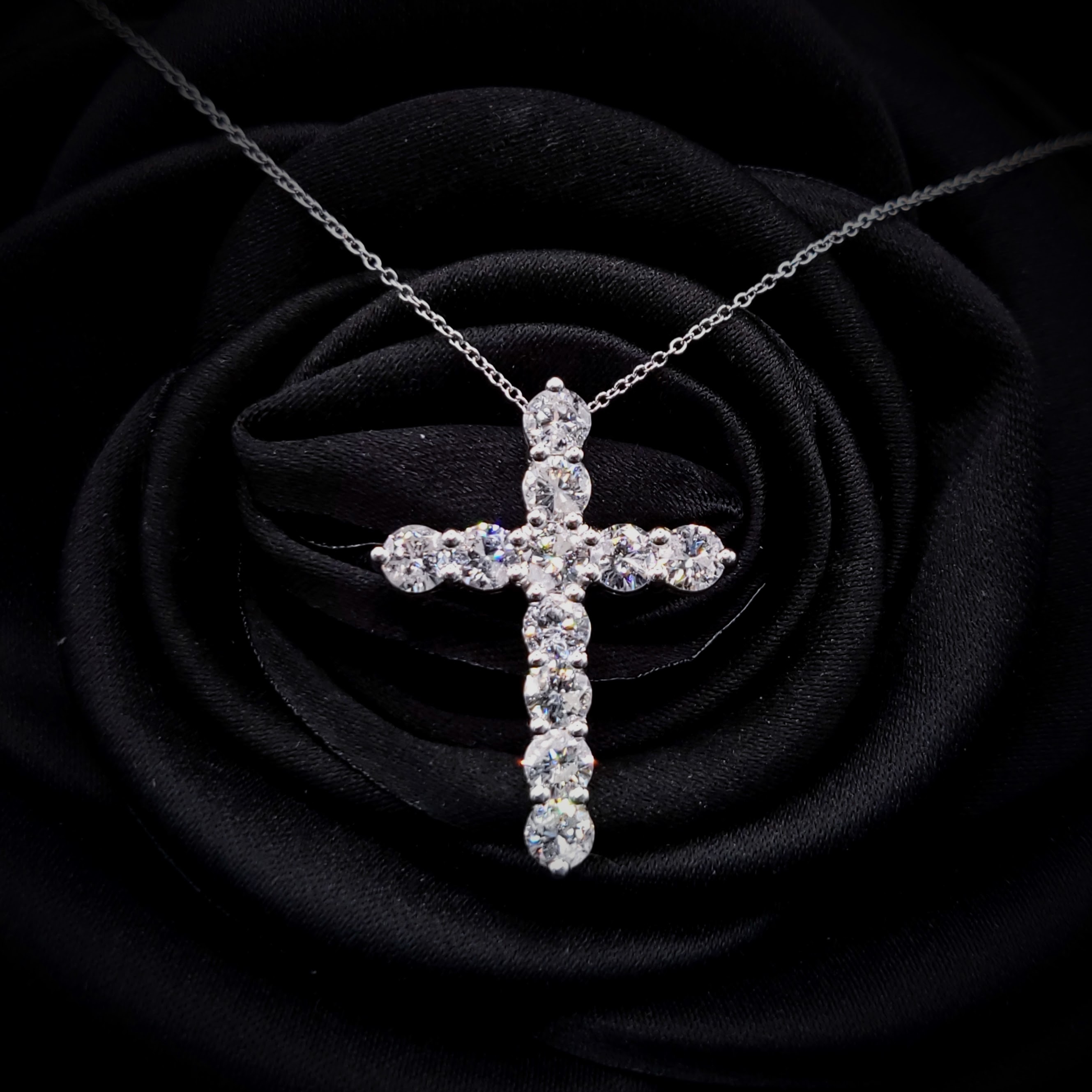 18K White Gold 2.43ct Diamond Pendant