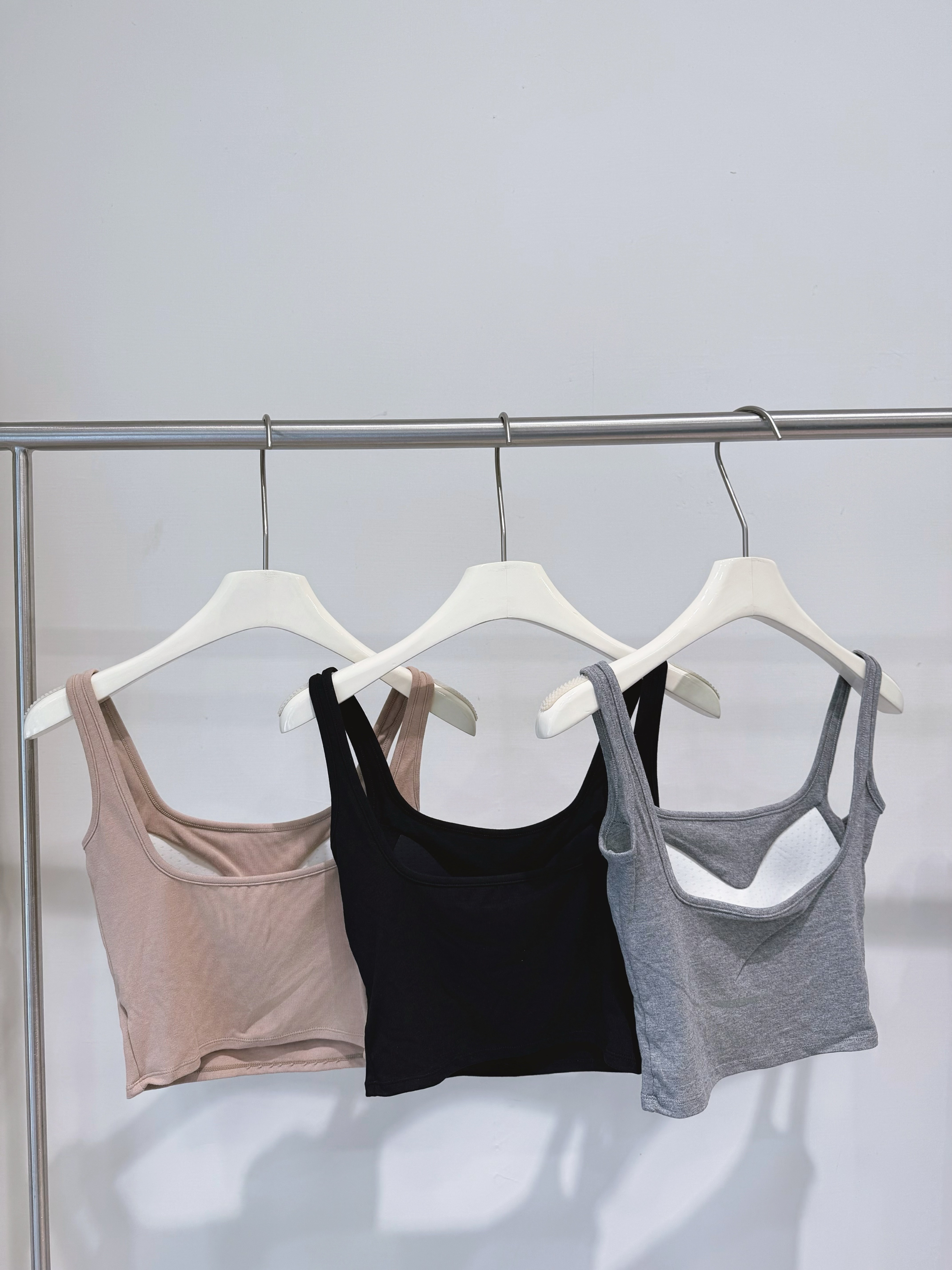 115 方領露背Bratop