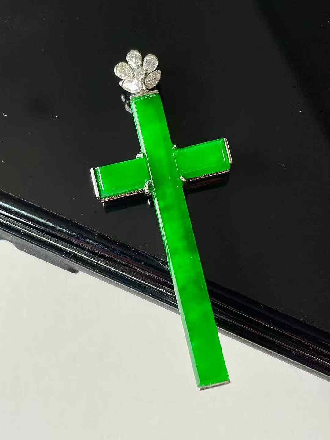 翡翠冰辣綠十字架,天然翡翠A玉, 緬甸玉, Jade, Jadeite