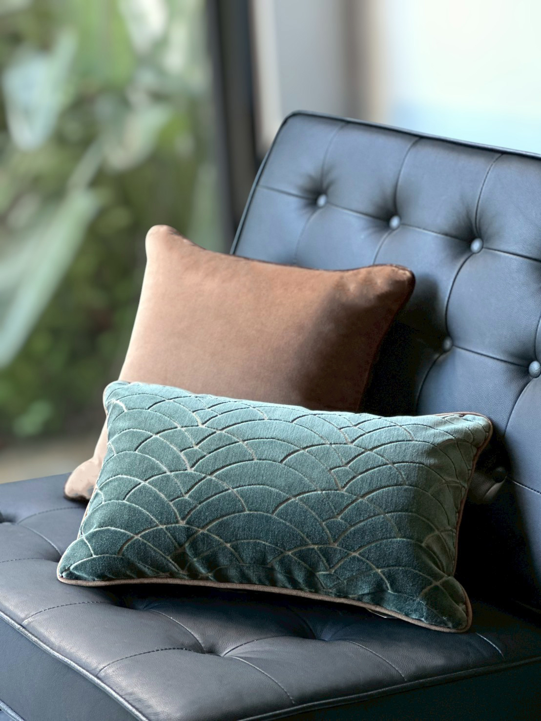 文華絨冠抱枕 綠／粉