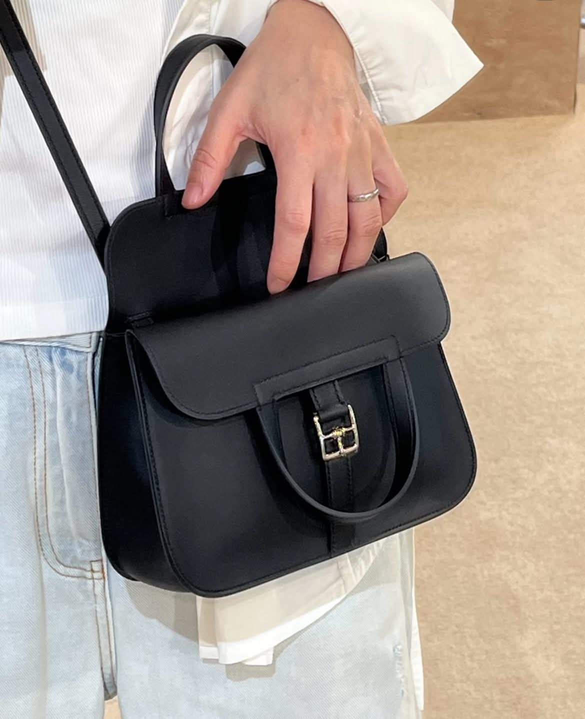 Hermès Halzan Mini   Swift Leather Black GHW HK$4x,xxx  詳情請PM我哋 (HK$2,000 訂金)