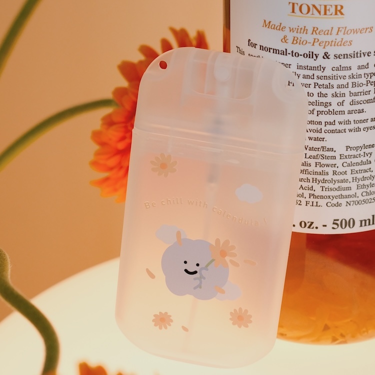 想體驗新品又想拿好禮嗎？  從 10/1 開始，只要到全台 Kiehl's 專櫃，參與「3 分鐘金盞花神水+ 體驗」  就能免費帶走「方坊 X 金盞花隨身噴瓶！」乙個！  以隨身噴霧取代吸油面紙，達到控油 持妝、24 小時舒緩並穩定膚況的多重效果！