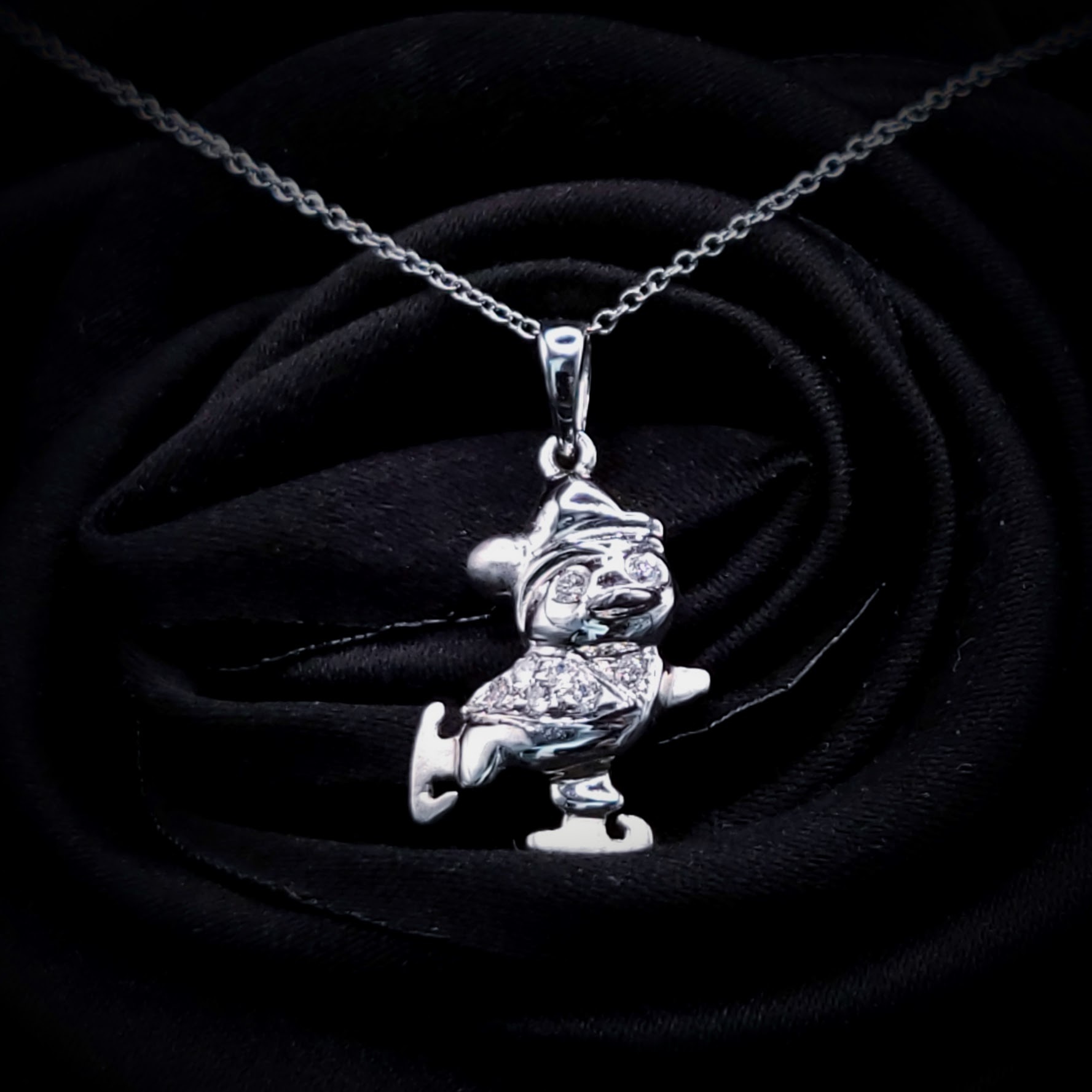 18K White Gold 0.10ct Diamond Pendant