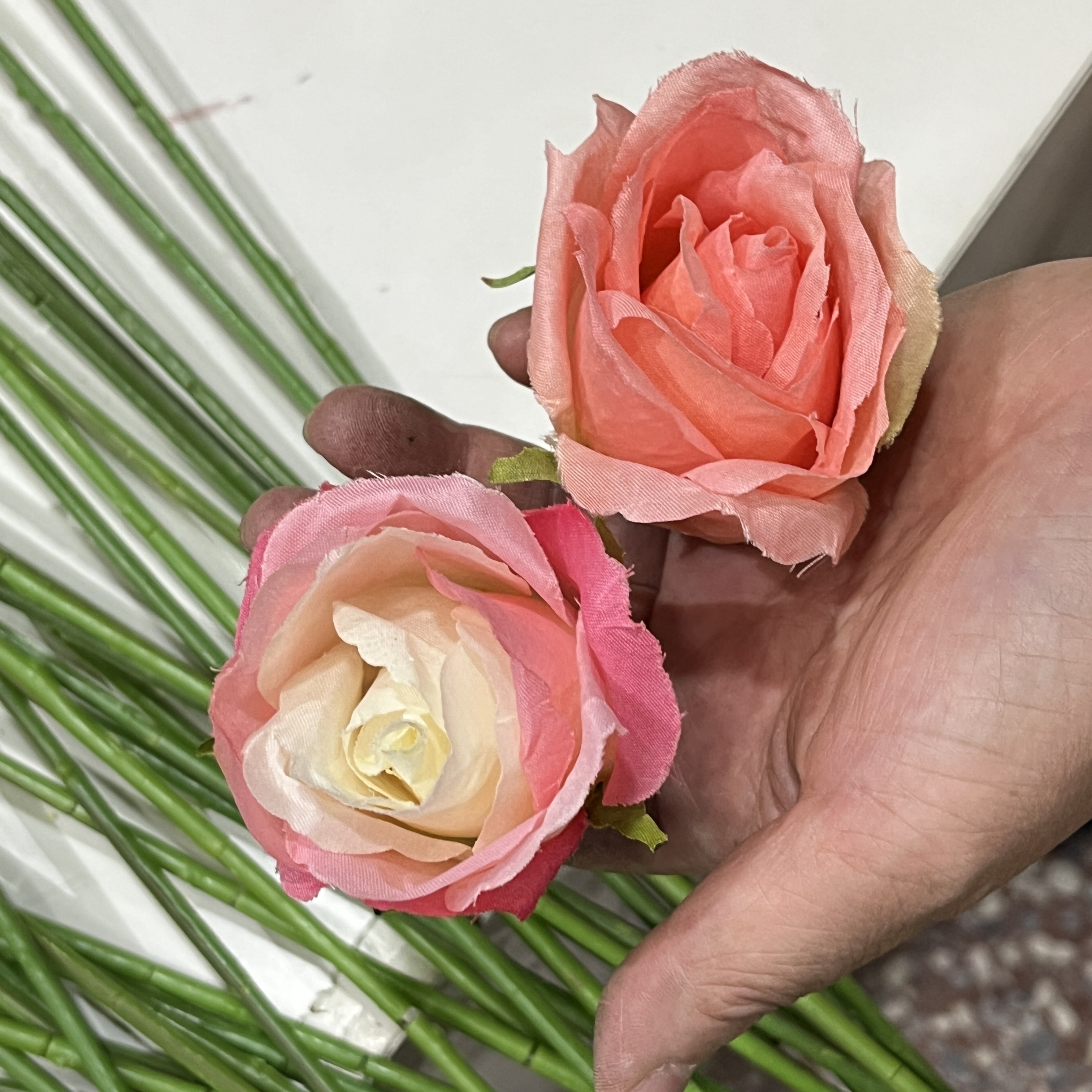 【台灣現貨速發】--(人造花)含苞玫瑰花枝