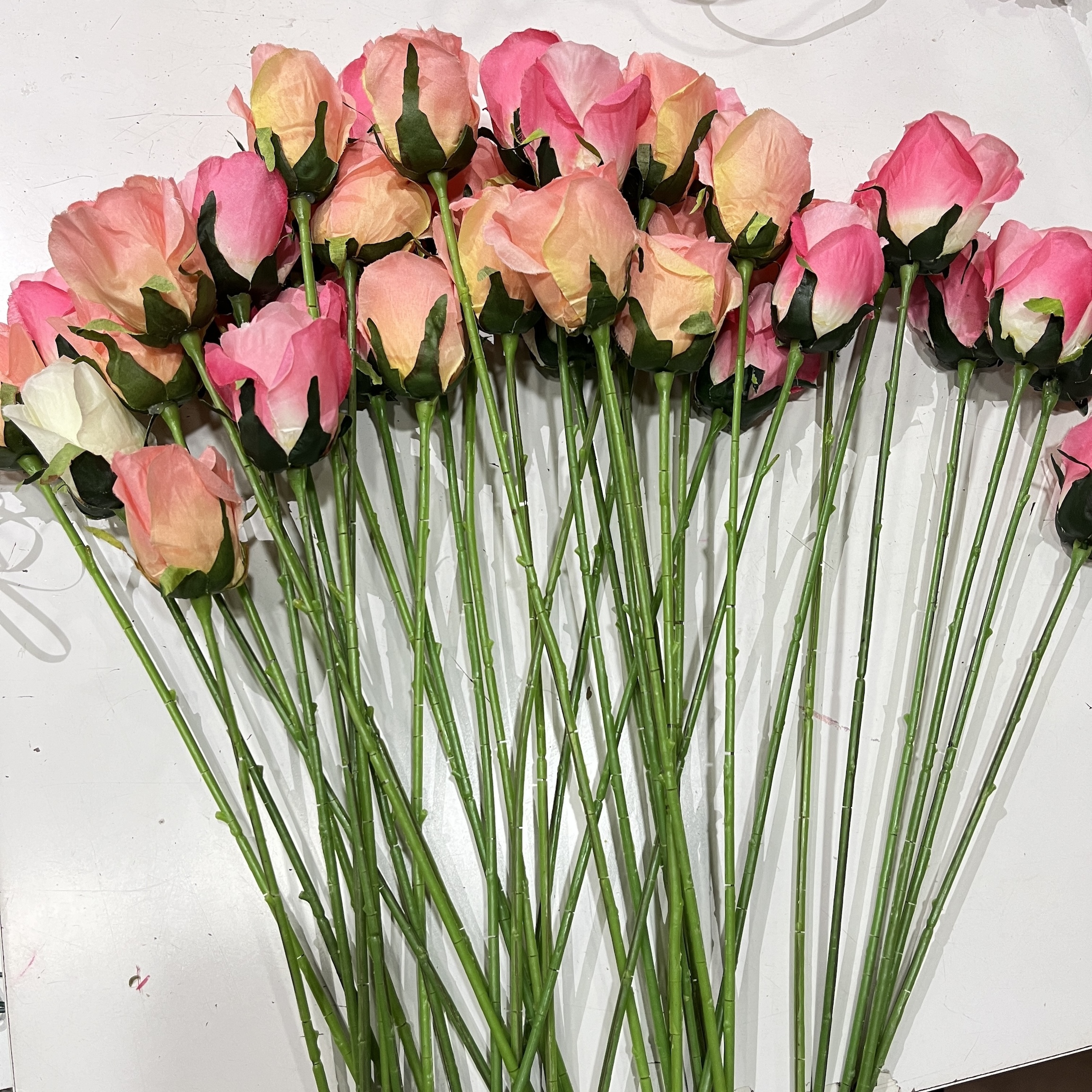 【台灣現貨速發】--(人造花)含苞玫瑰花枝