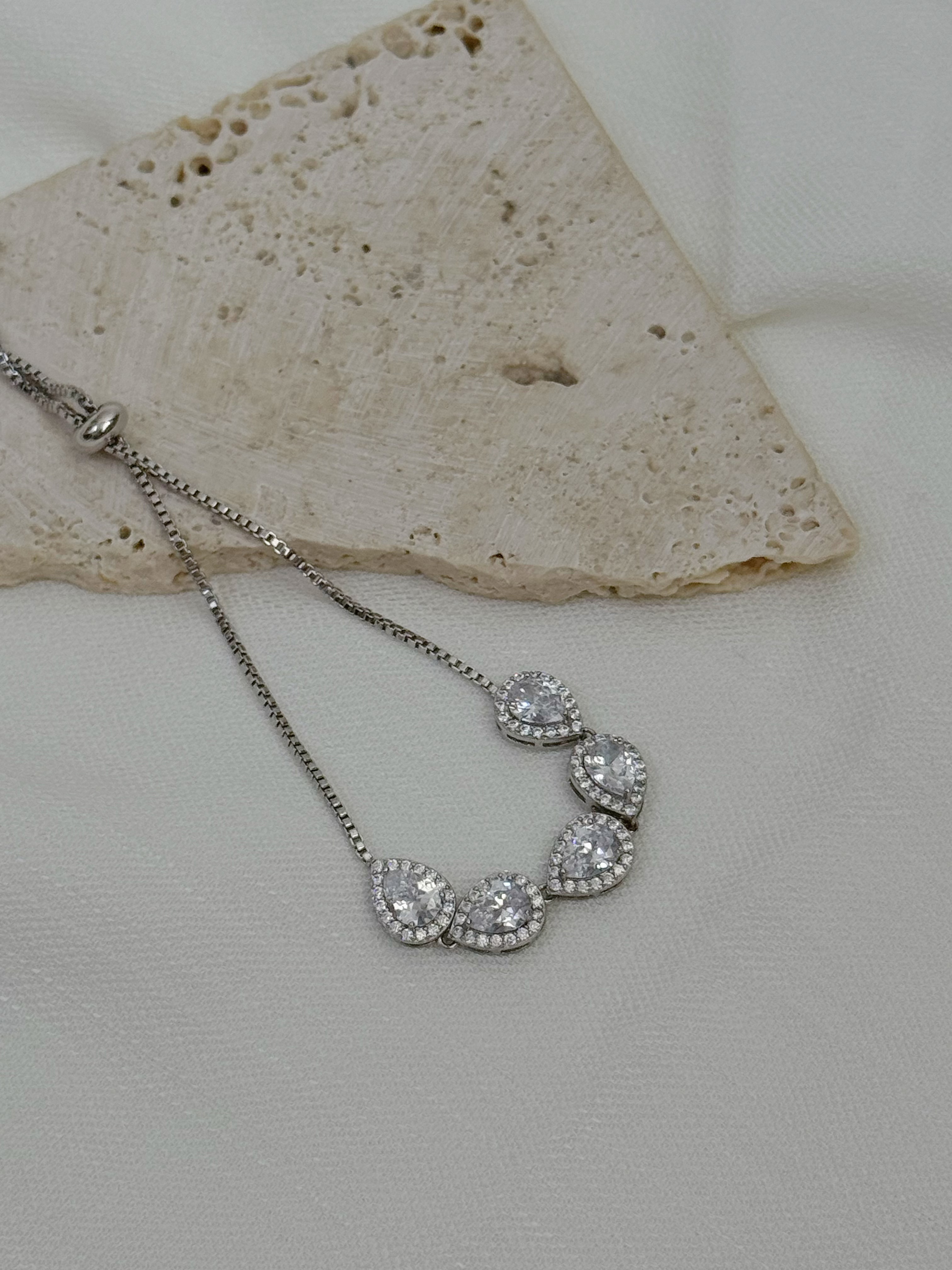 Moca Tear Drop Bracelet