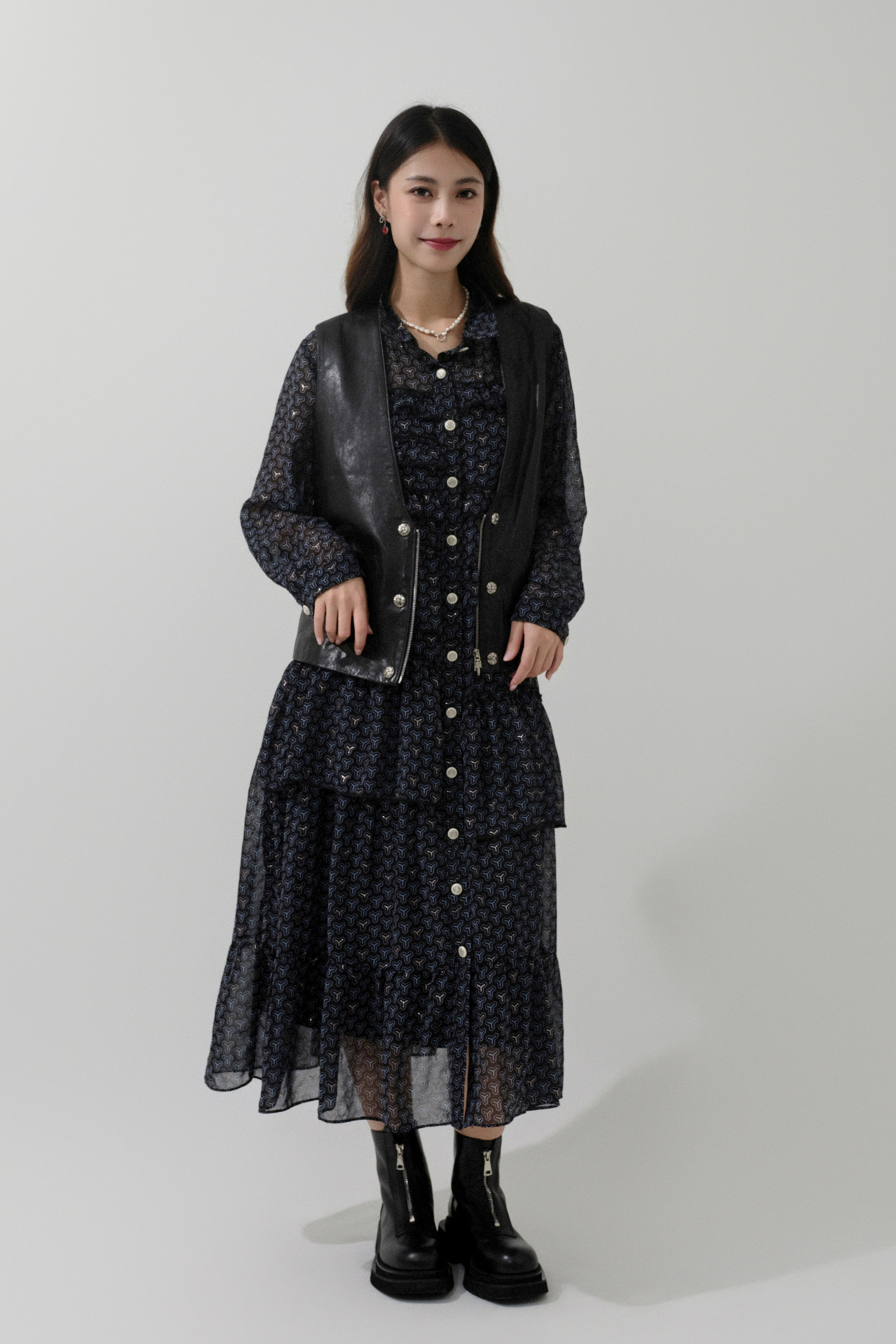 FW25_0050（真皮外套＋連身裙）