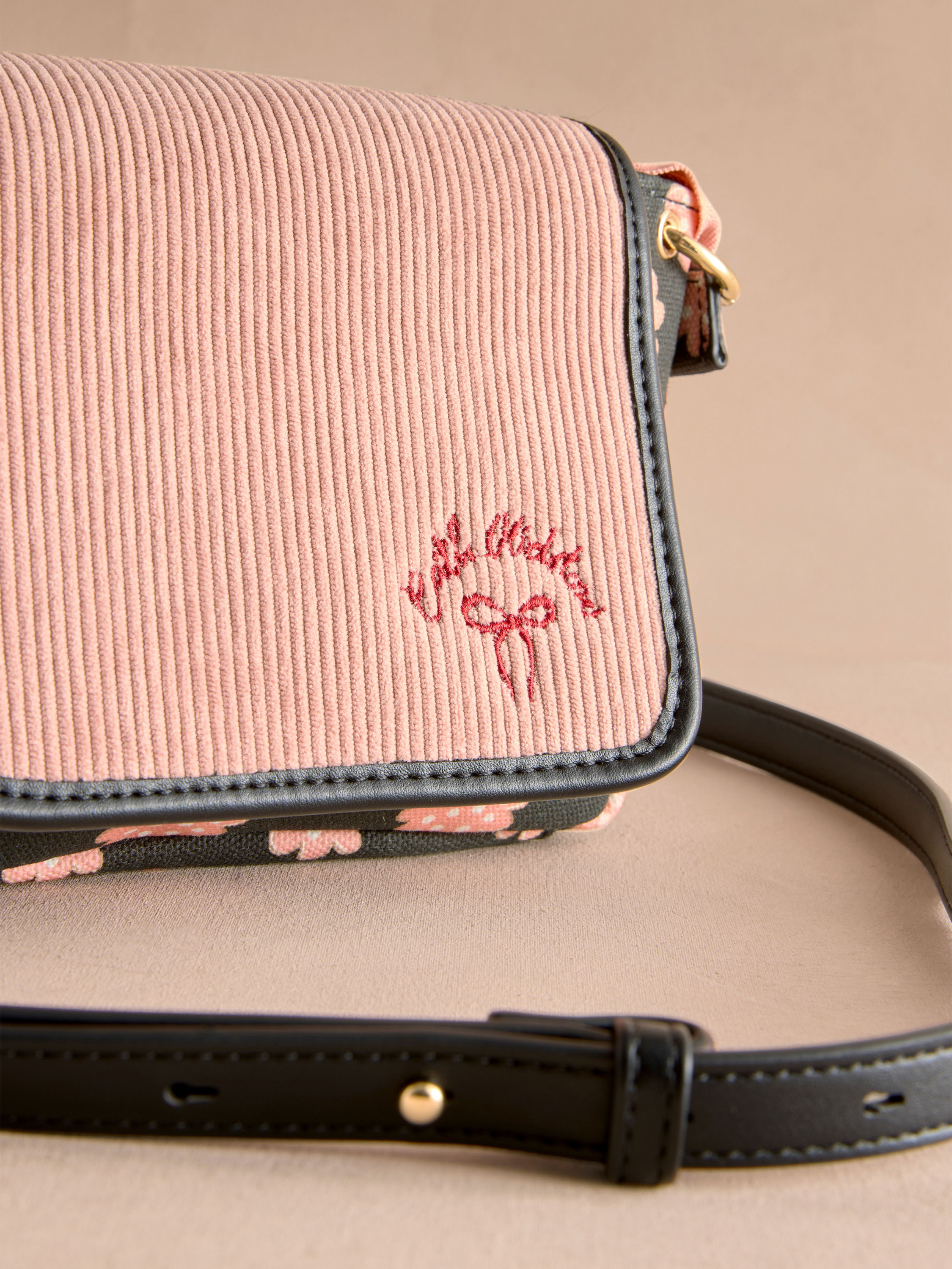 Posey Spot 多功能斜背包