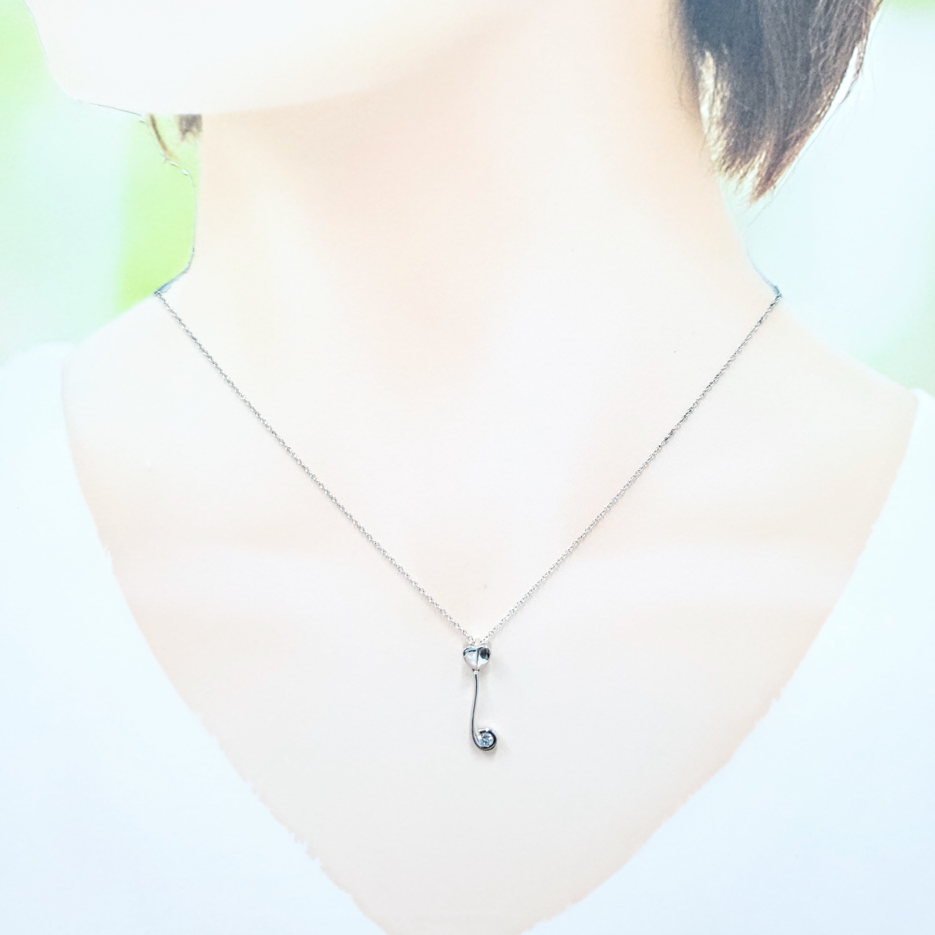 18K White Gold 0.07ct Diamond Pendant