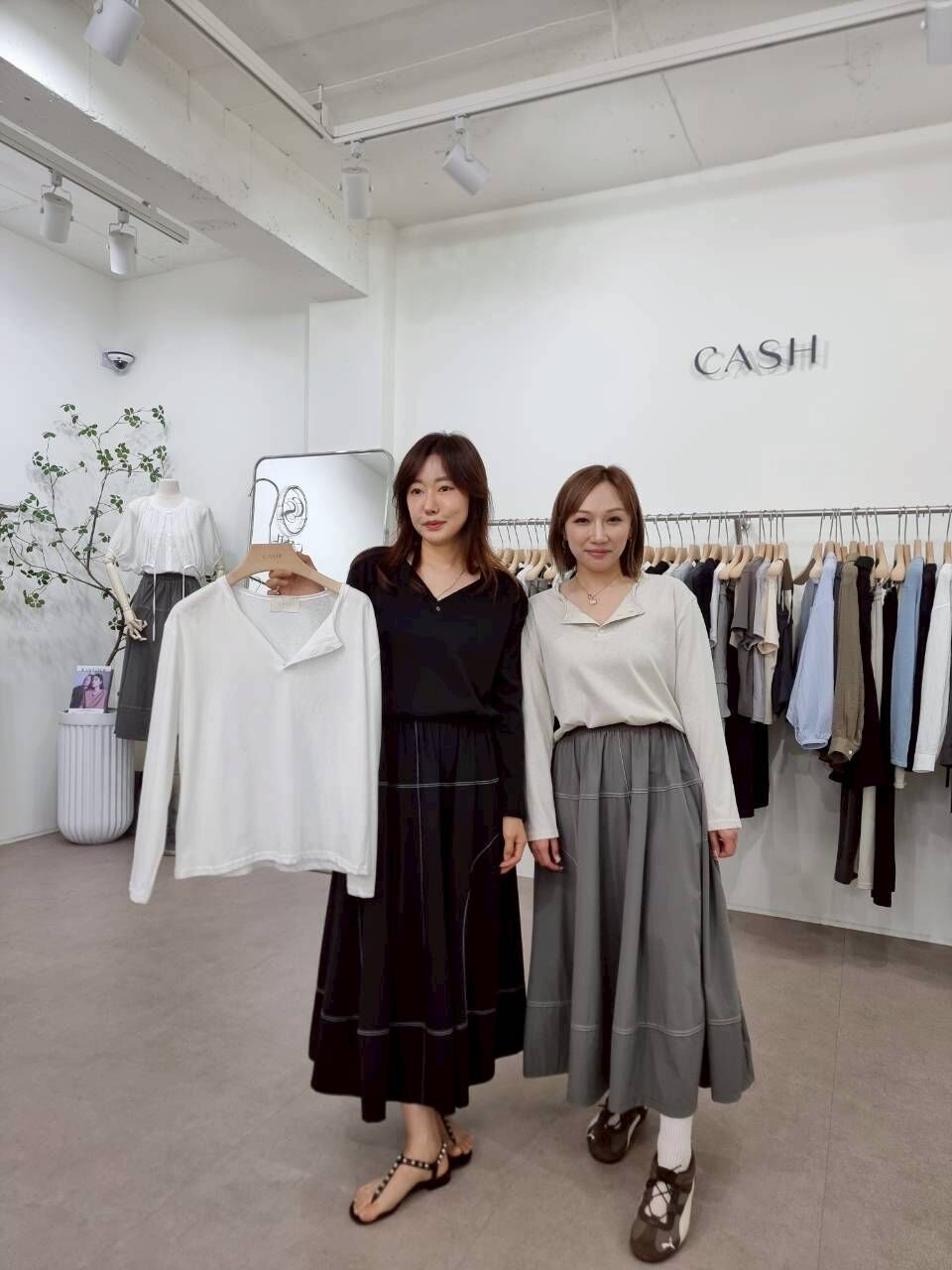 CA5011 領口排扣薄款長袖上衣