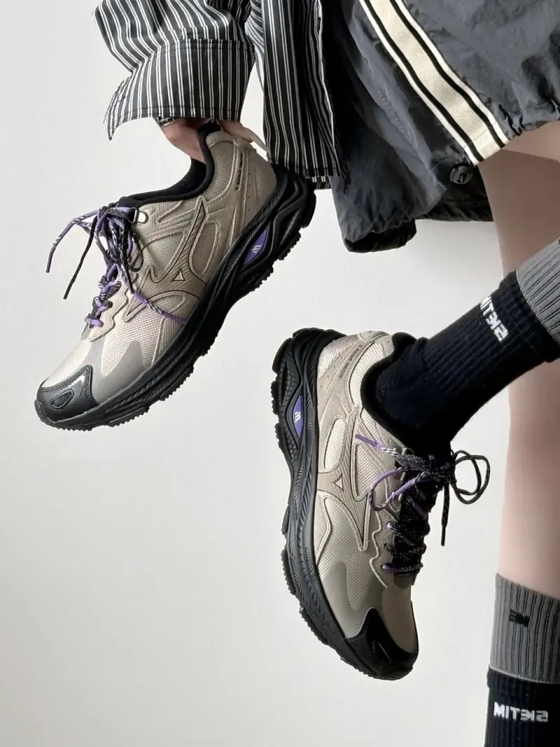 MIZUNO RACER S 卡其紫 大地色 防潑水 男女鞋 (限時優惠!)