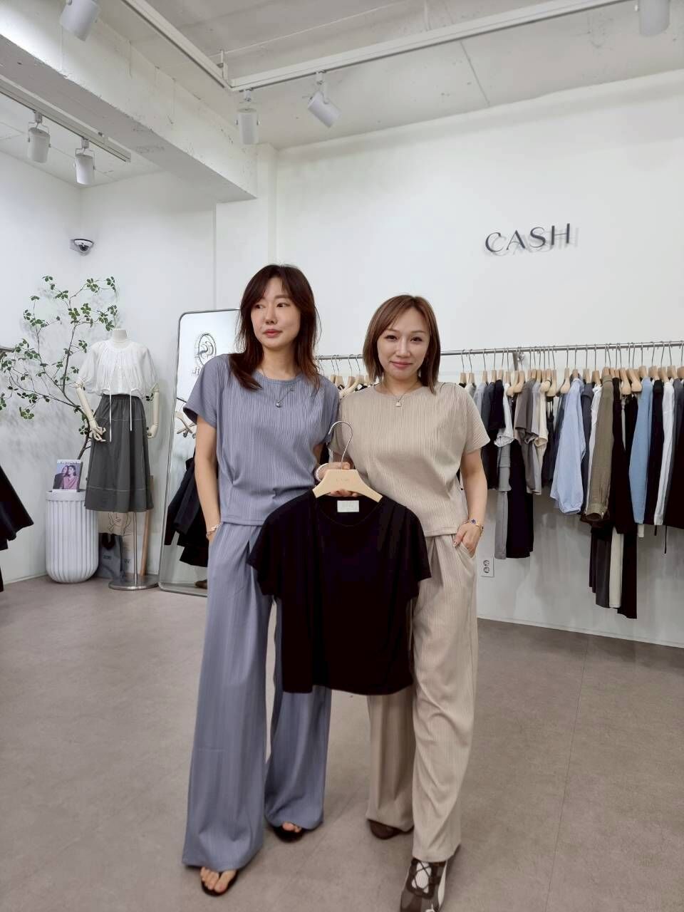 CA5028 暗直紋圓領收腰上衣