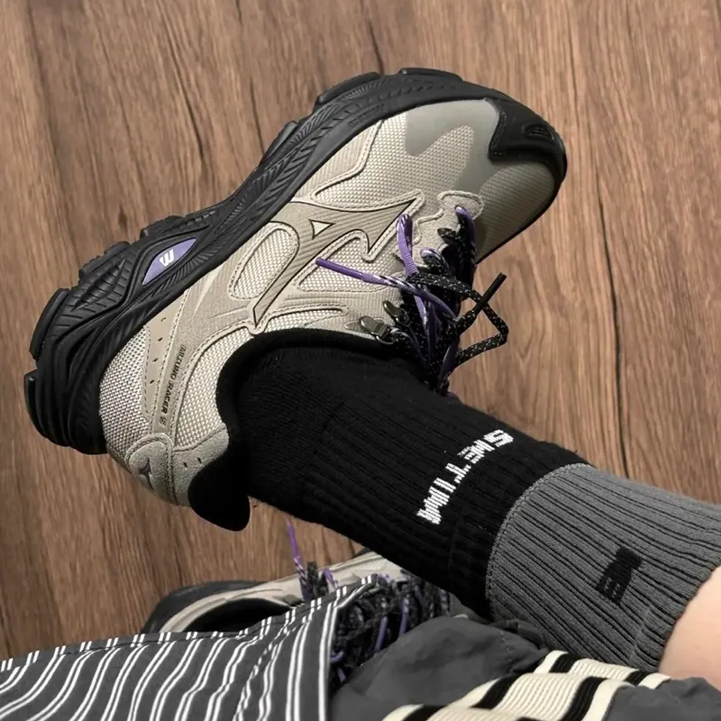 MIZUNO RACER S 卡其紫 大地色 防潑水 男女鞋 (限時優惠!)