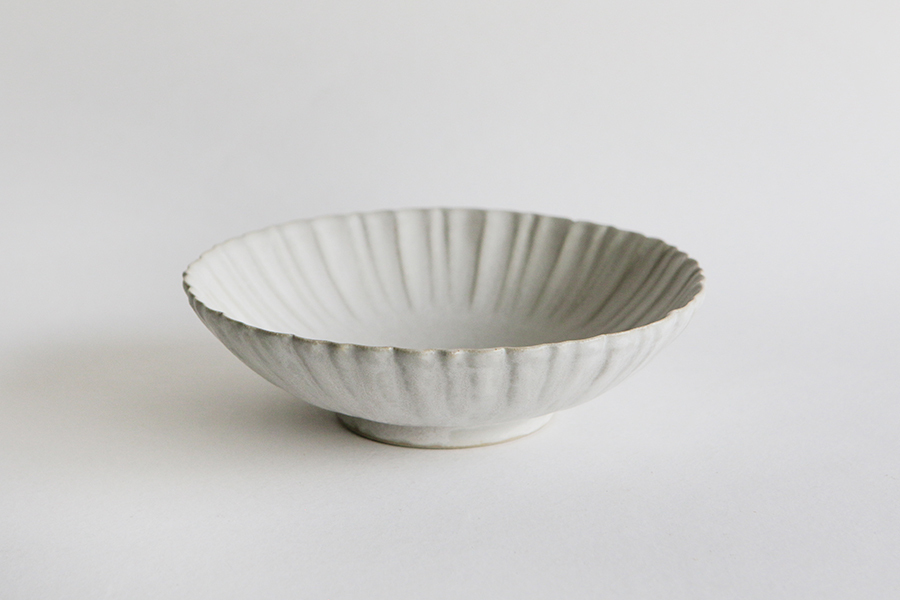 生形由香 - 白釉輪花缽