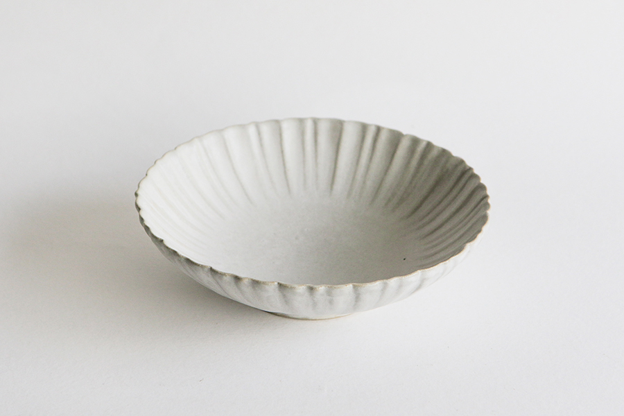 生形由香 - 白釉輪花缽