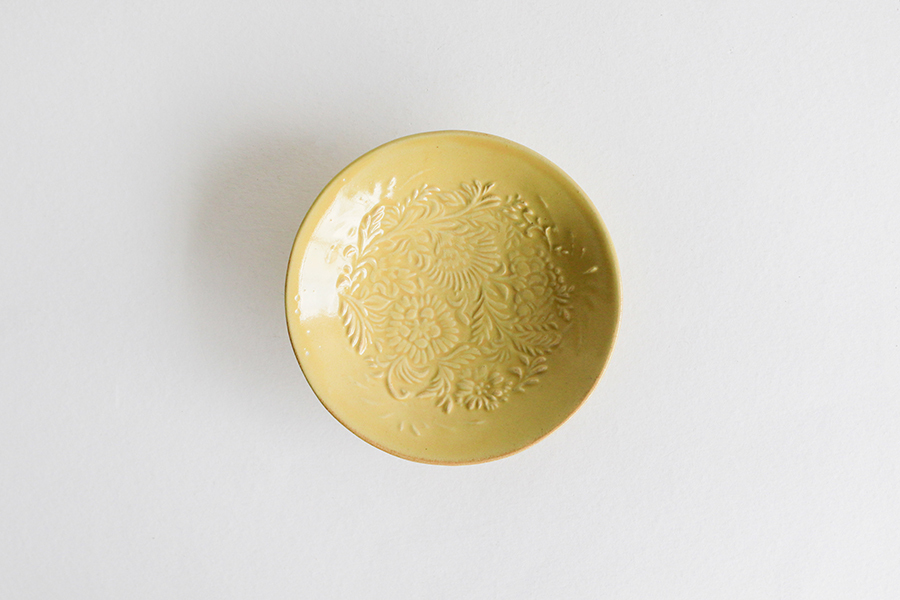 生形由香 - 黃釉刻花紋小缽