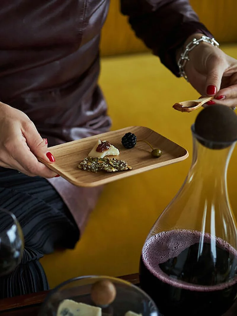 Sagaform-Hanna 橡木餐盤,作為點心盤,優雅氛圍