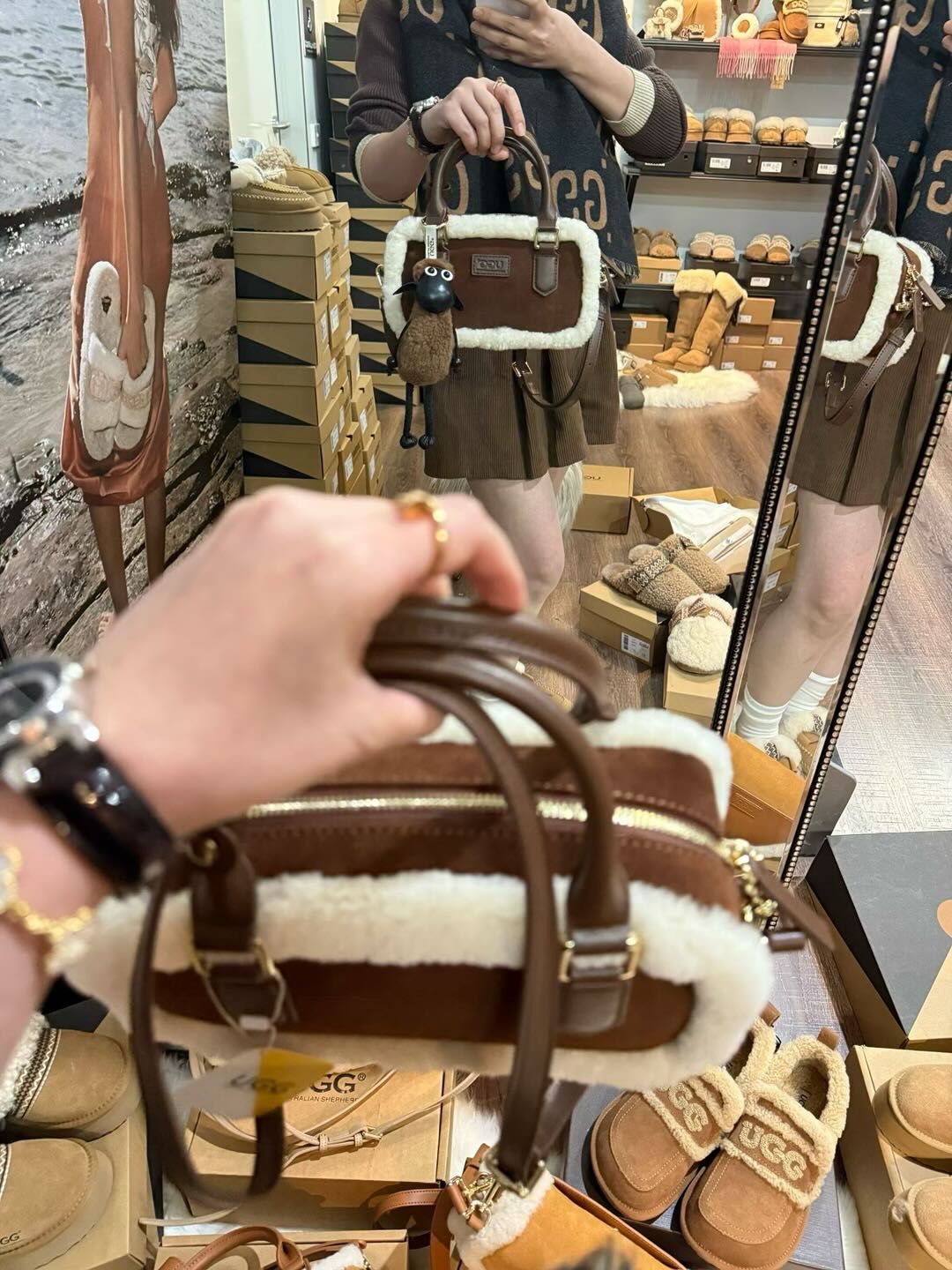 [2025 新款] UGG miu里miu氣的保齡球包