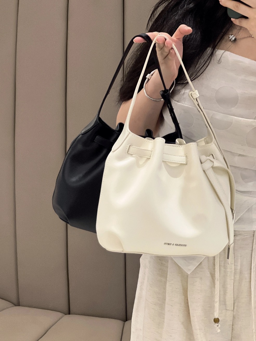 國外限定 CHARLES & KEITH 小ck 綁帶 中號 水桶包