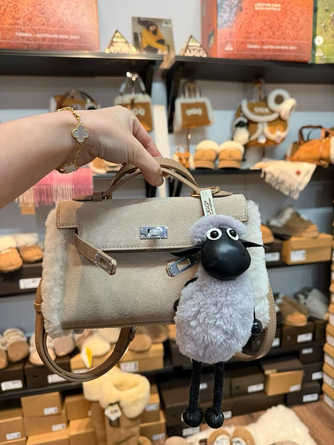 [100% 真羊毛] UGG Shawn The Sheep 鎖鑰扣