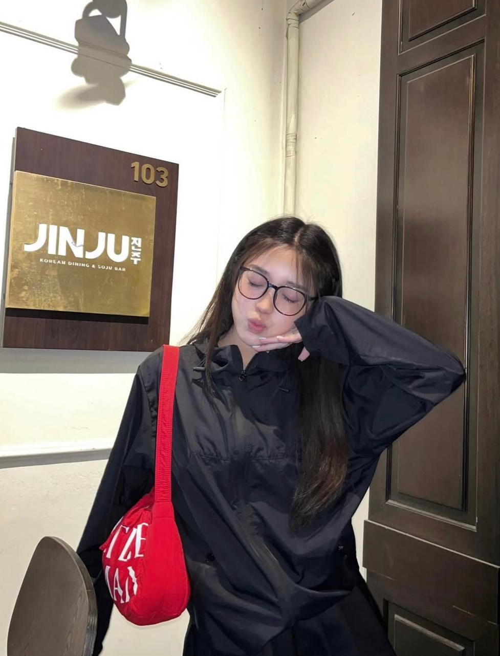 Gentle Woman Dumpling Bag(Red Tomato)