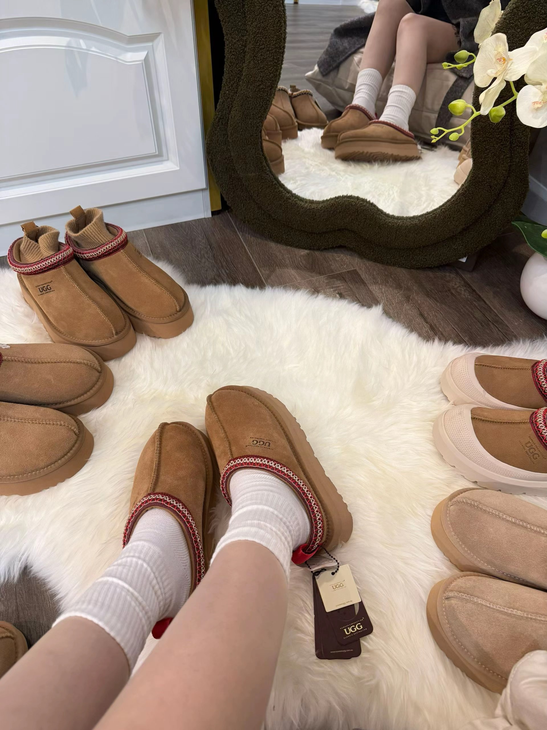 [八色入] UGG Tazz 厚底拖鞋 (Australian Sheppard)