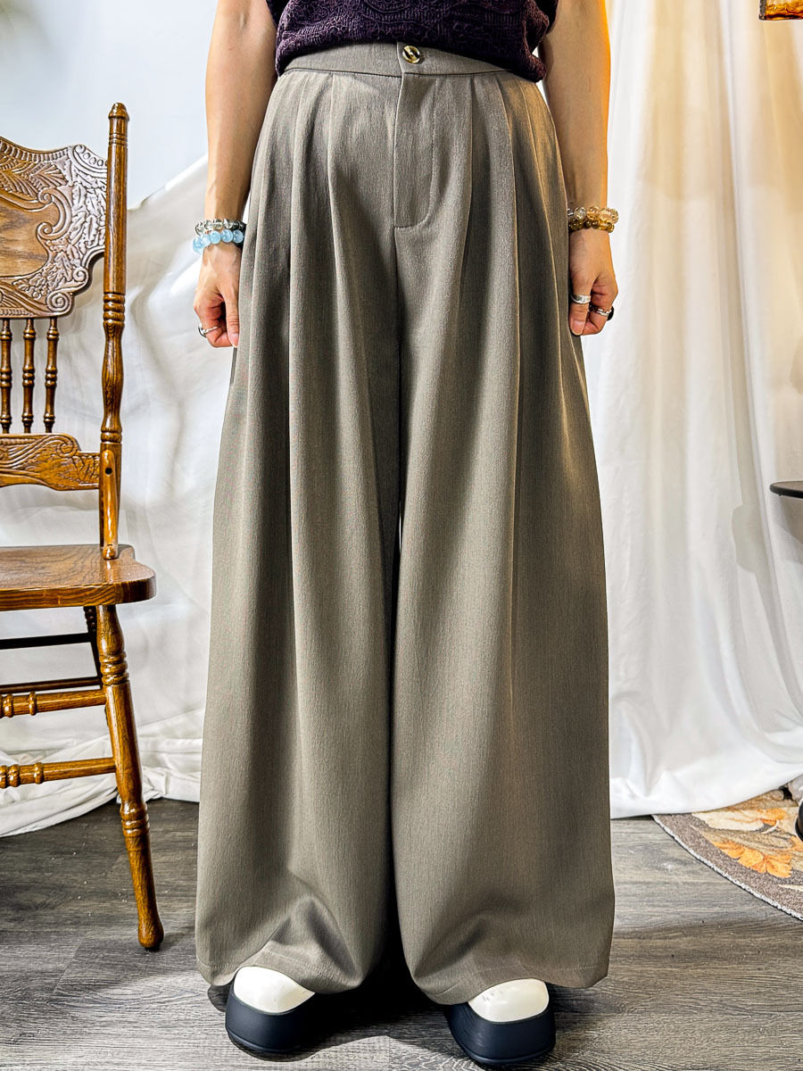 ⬇️開倉低至半價😱FINALSALE📣  後腰橡根．前扣鈕打摺．滑滑扯布料闊褲 (有袋)【不設退換】