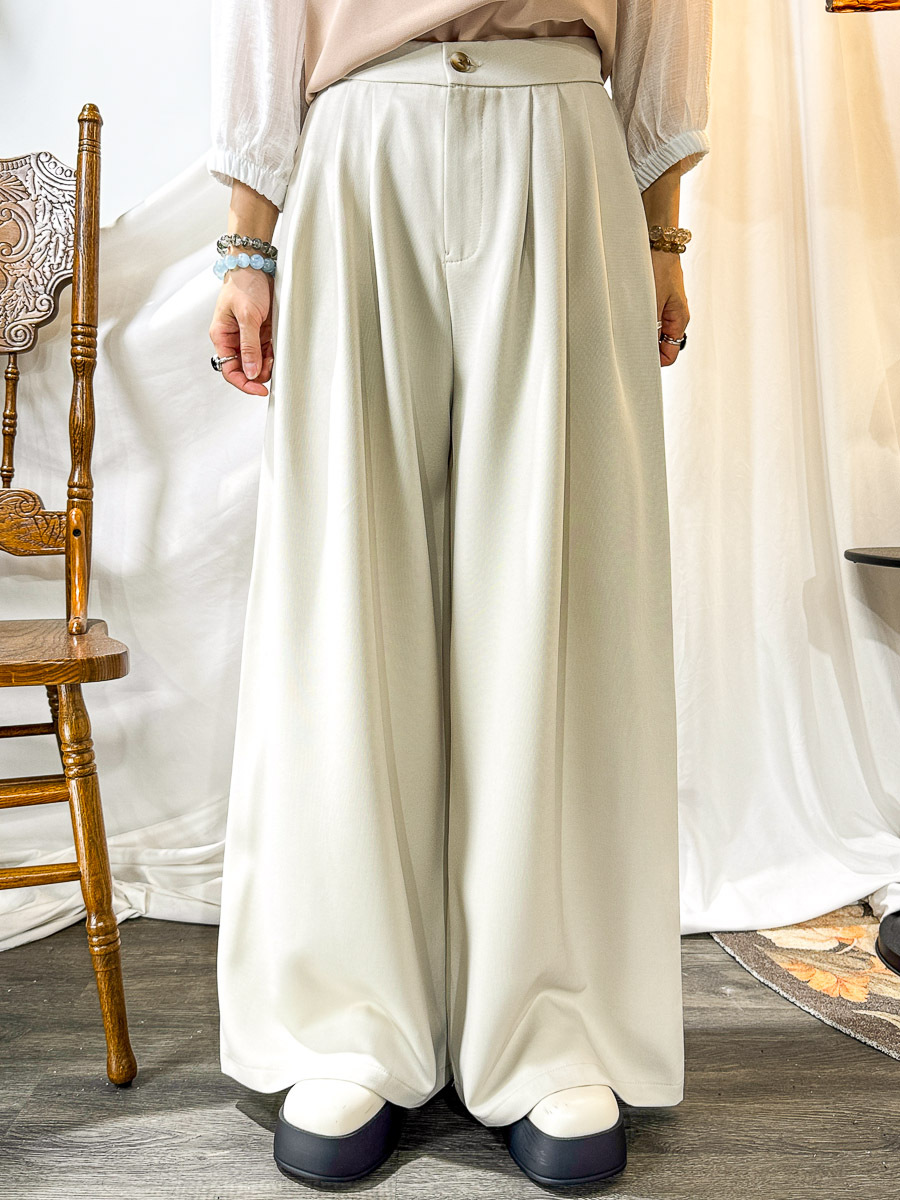 ⬇️開倉低至半價😱FINALSALE📣  後腰橡根．前扣鈕打摺．滑滑扯布料闊褲 (有袋)【不設退換】