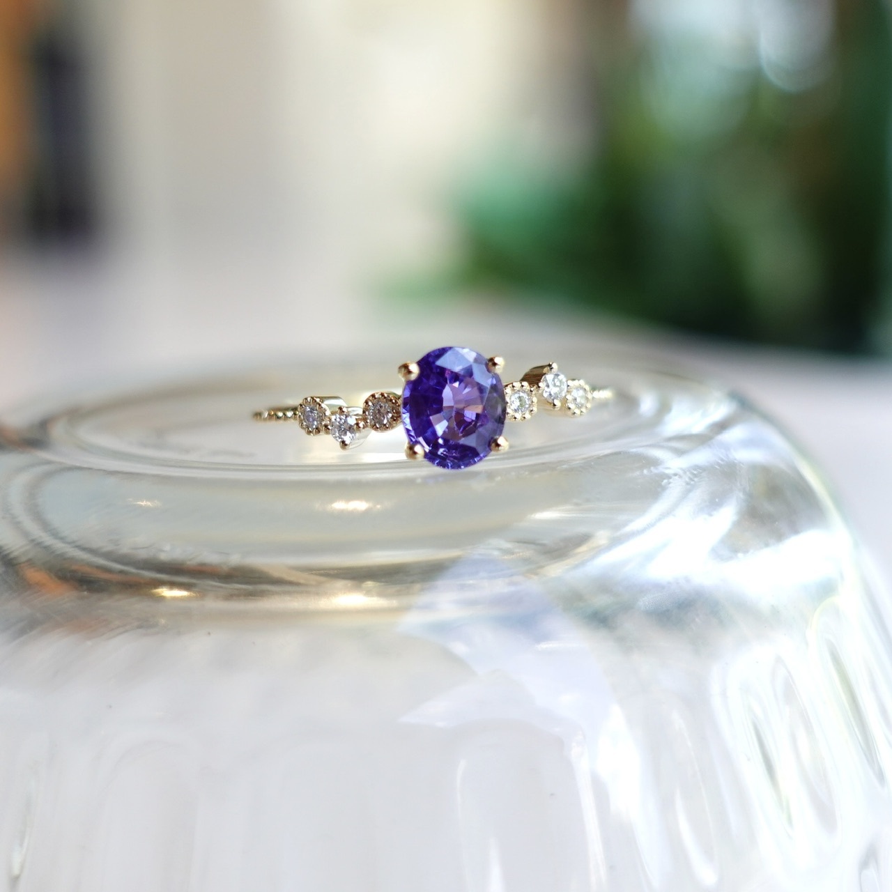 18K金天然紫色藍寶石鑽石戒指 -紫羅蘭色