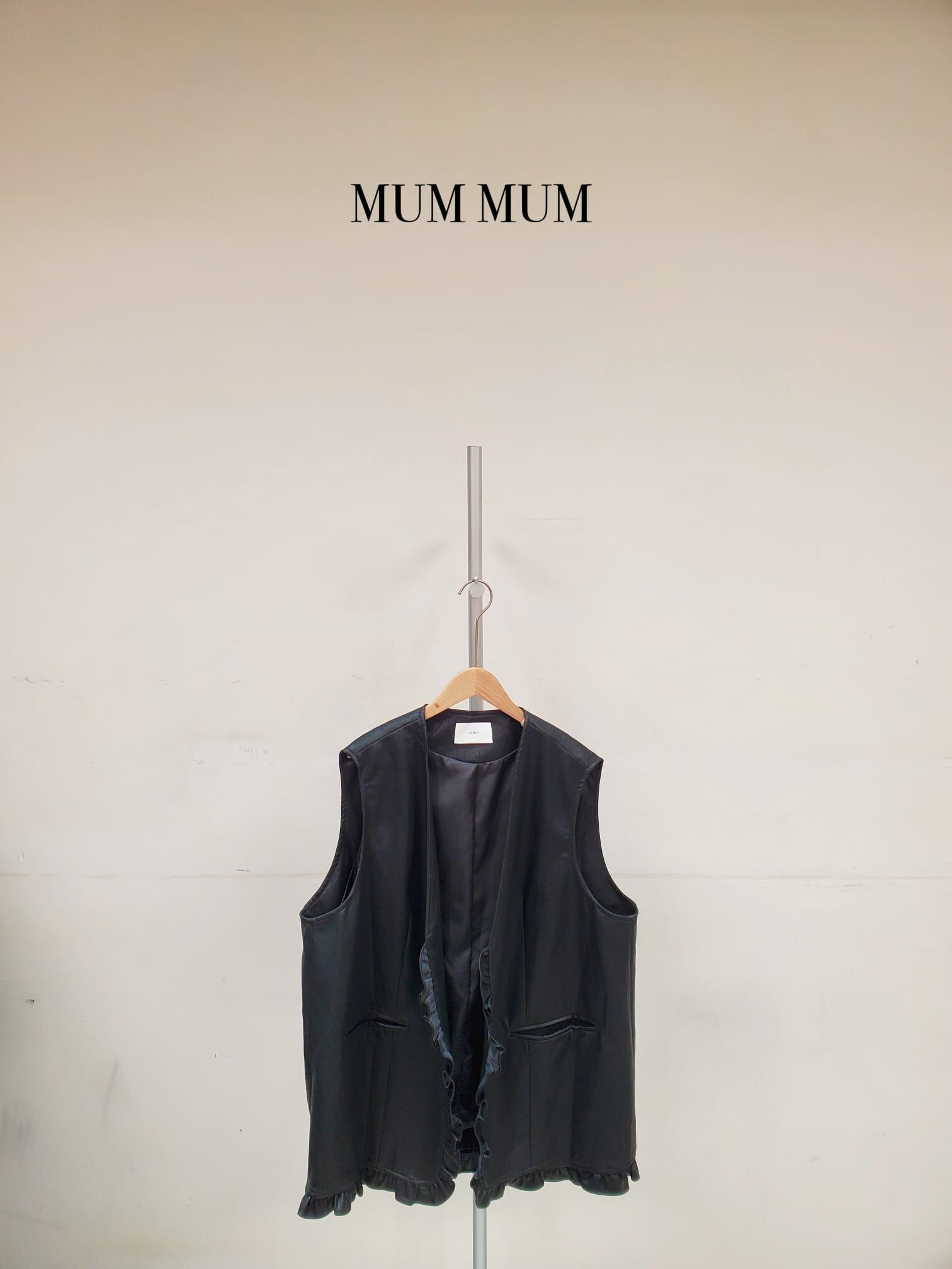 0212691a／木耳邊仿皮夾外套　46/46/30