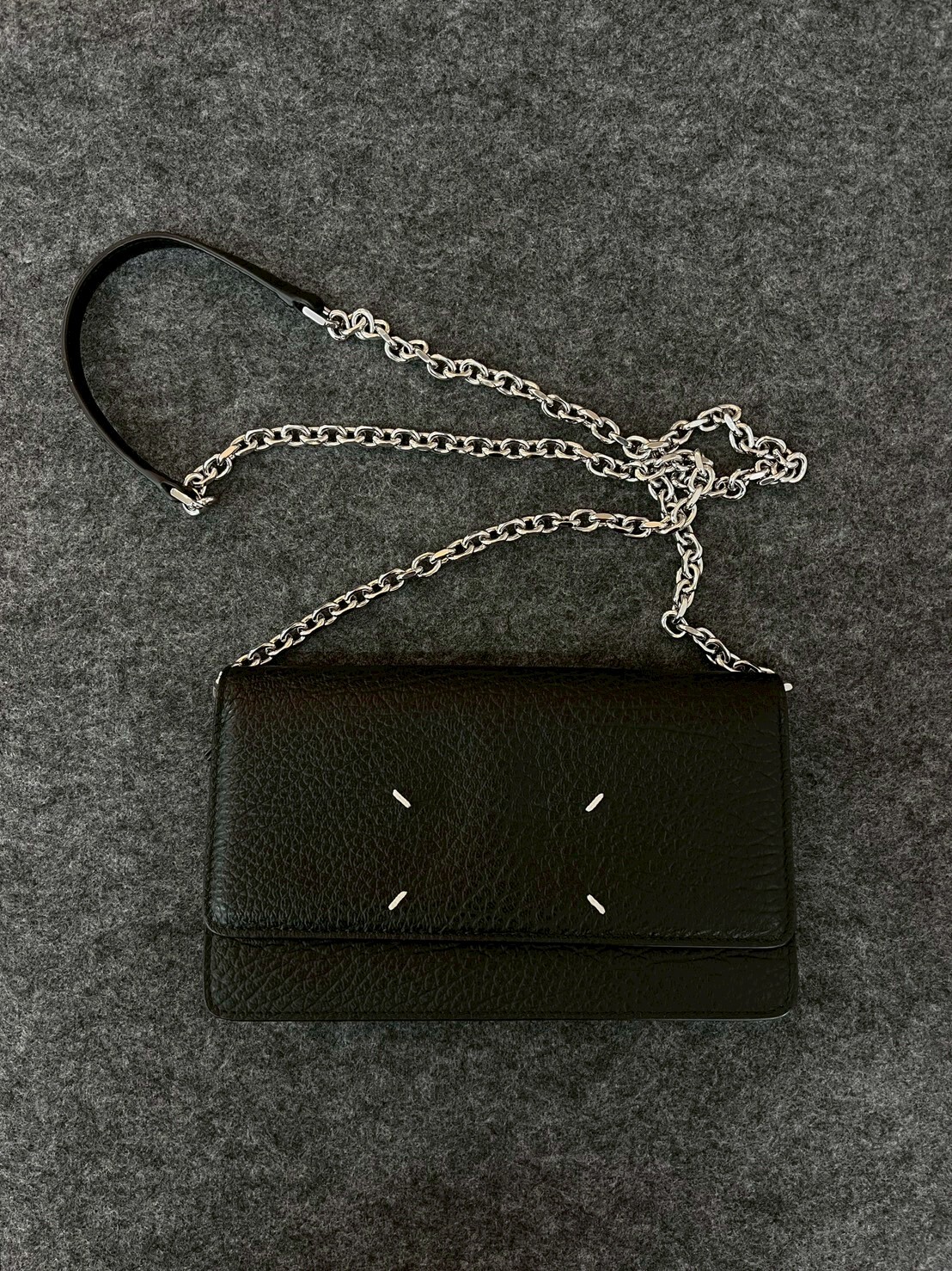 MM6 MAISON MARGIELA STITCH CHAIN WALLET CROSS BAG SA3UI0008