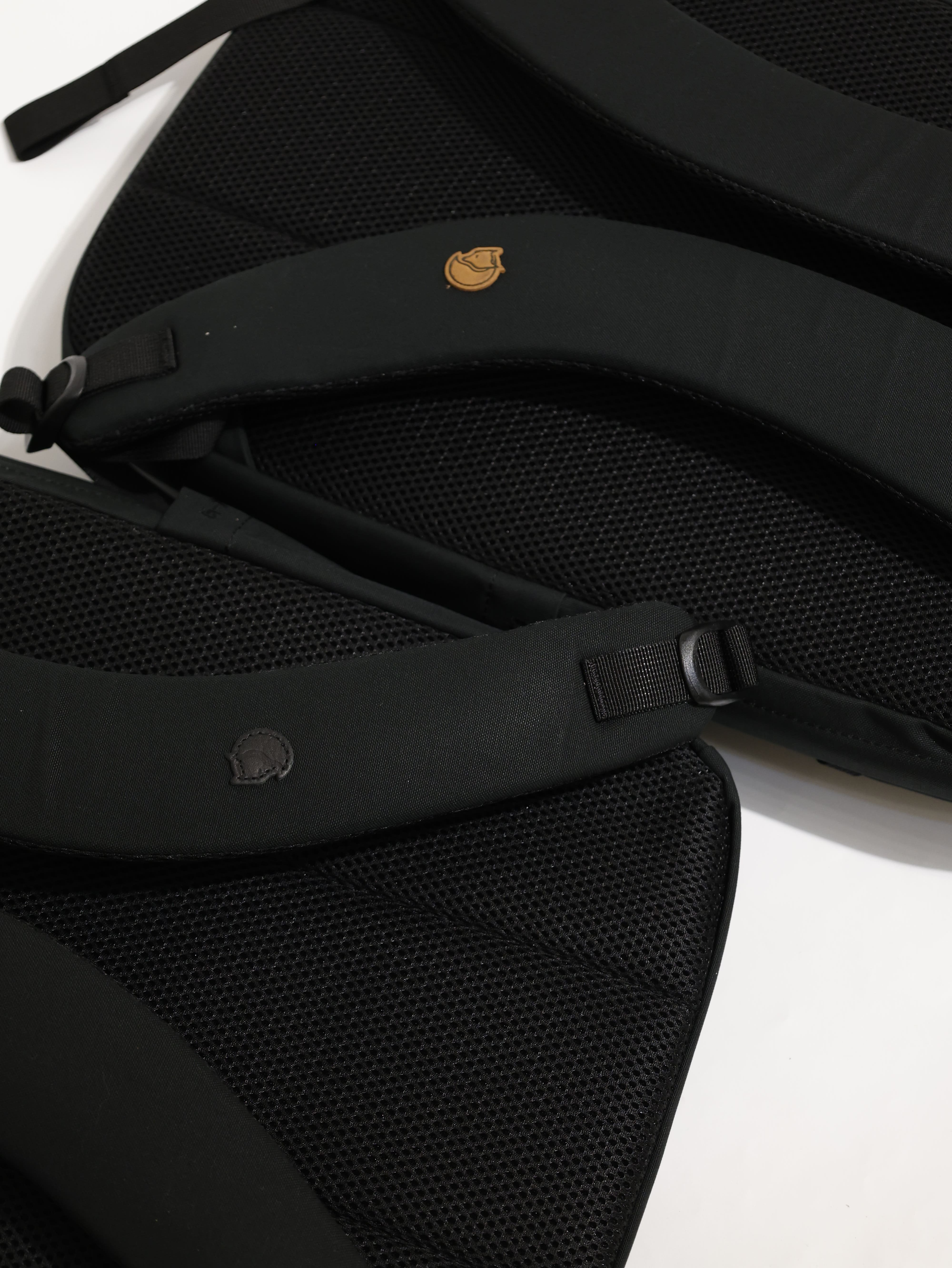 FJALLRAVEN 小狐狸 Raven 28 後背包 筆電包 FR23345