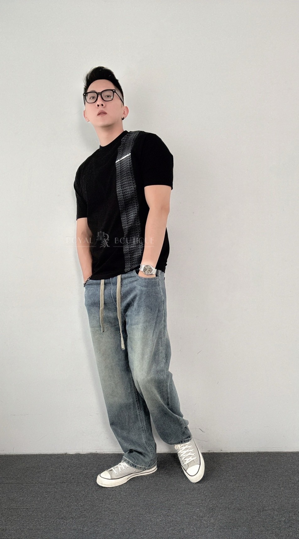 KARL LAGERFELD 卡爾 左側深淺英字LOGO短T