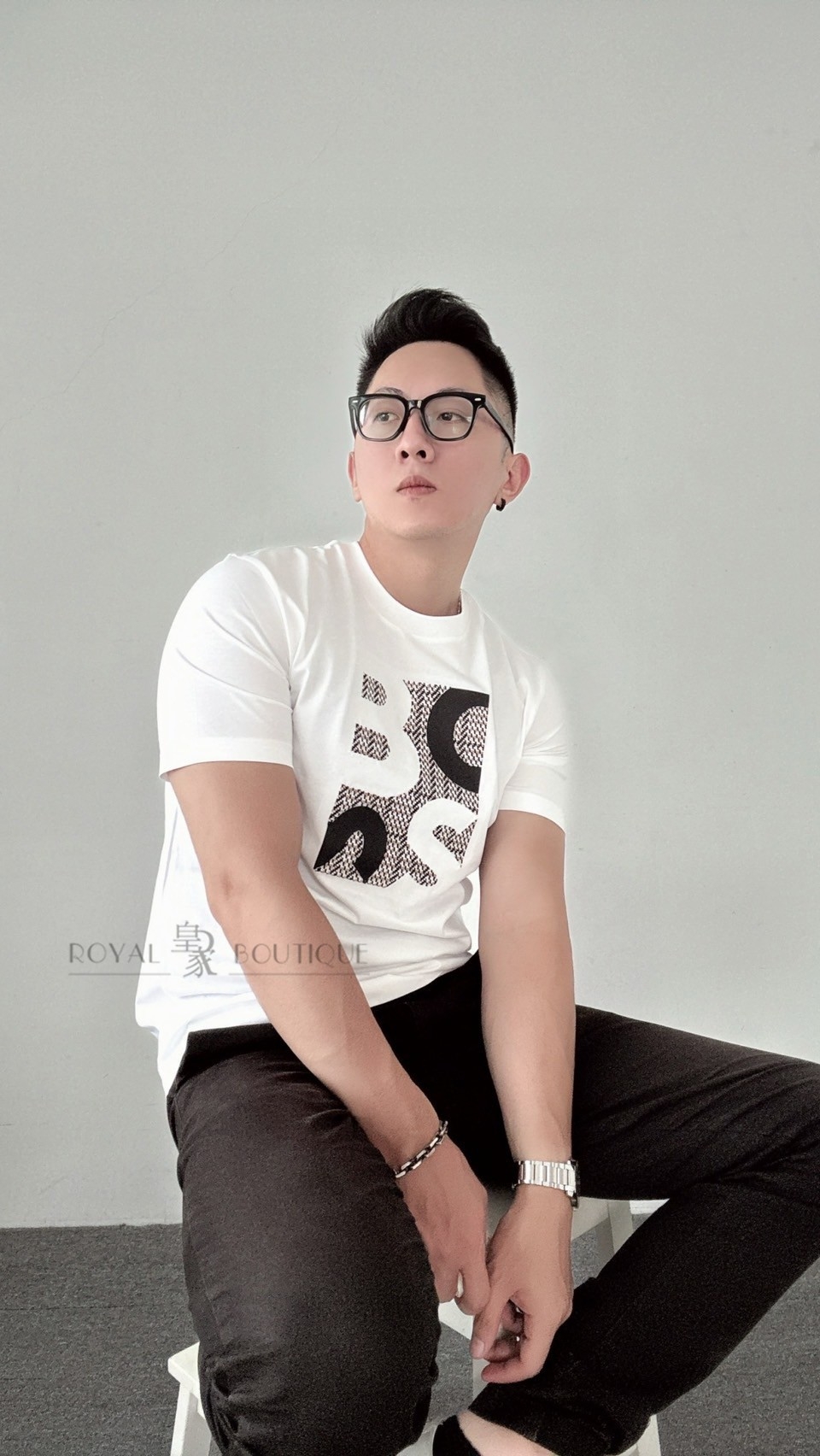 BOSS 胸前千鳥格英字LOGO刺繡短T