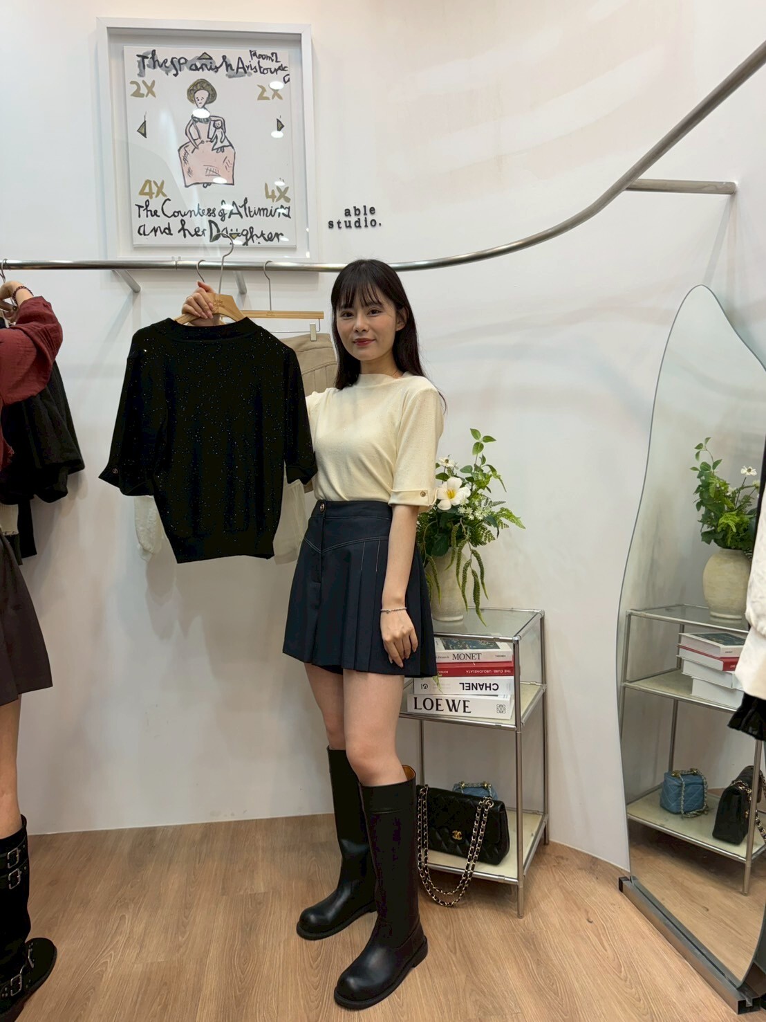 AS5028 鈕扣捲袖口點點圓領上衣