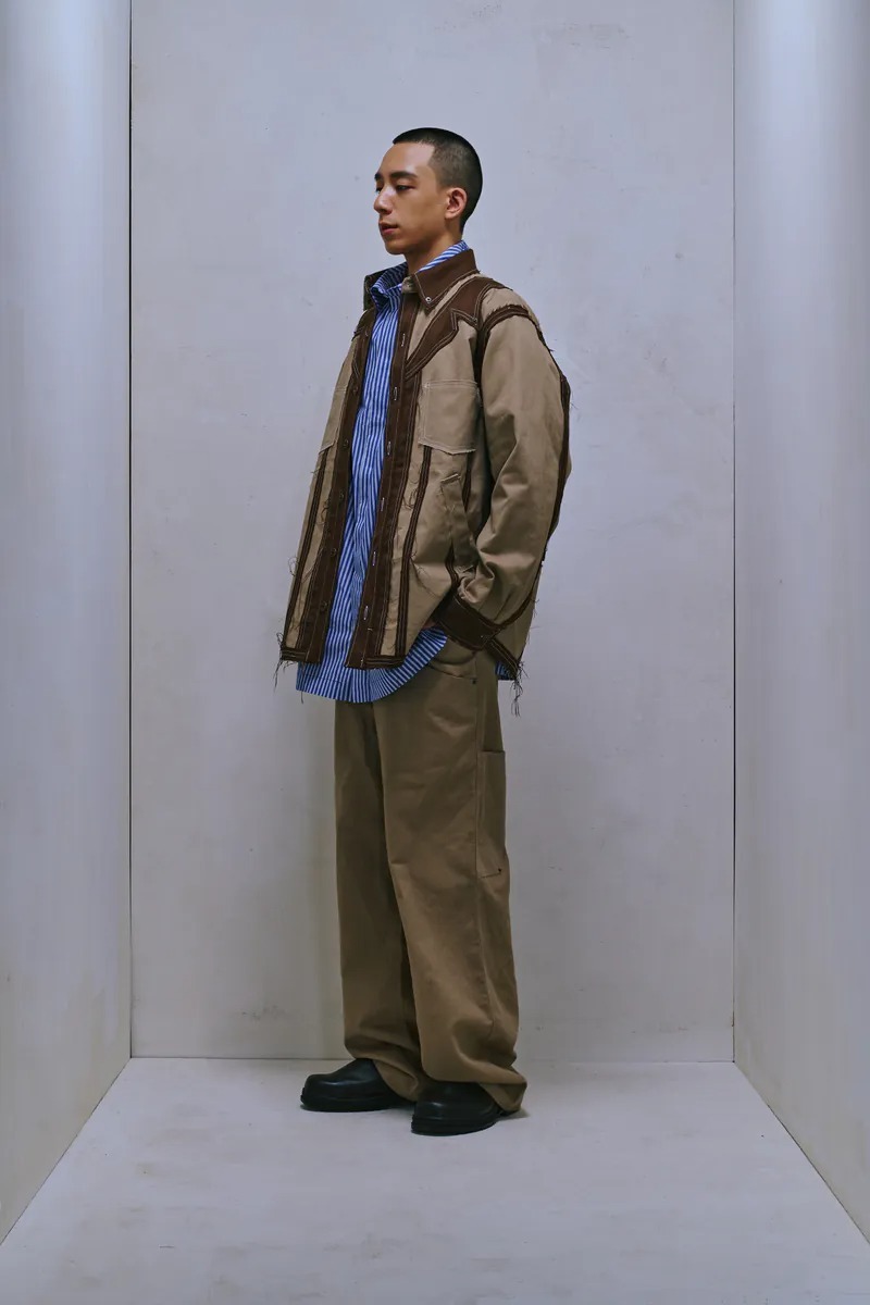 Enclave｜Patched “Raw-Cut” Shirt Jacket (Khaki)