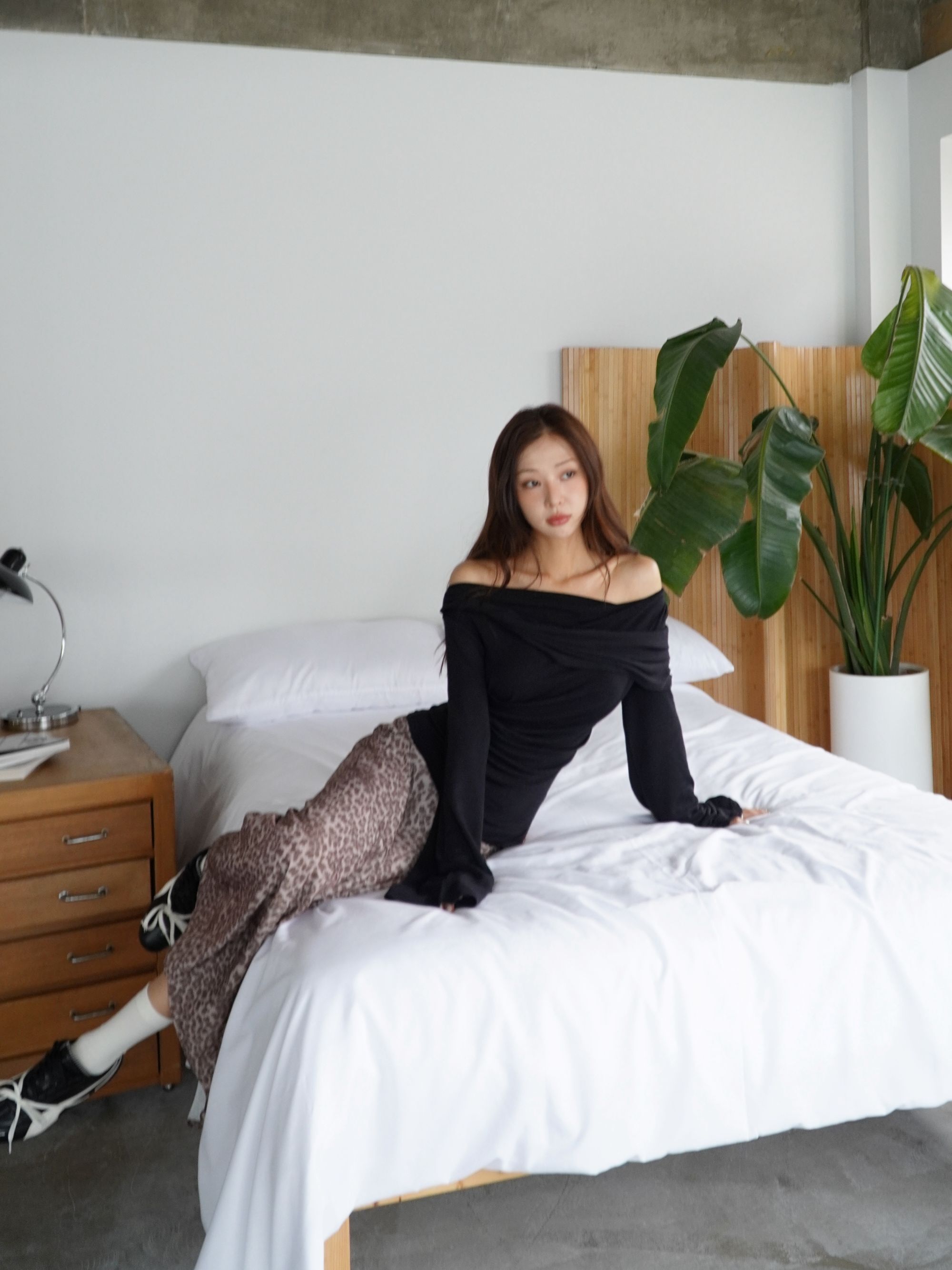 優雅斜疊露肩上衣