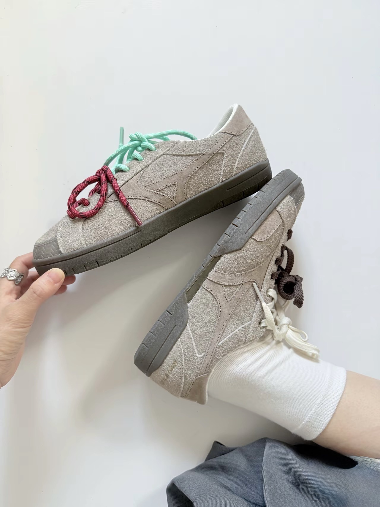 KTQ STORE ‧ MIZUNO CT CLUB 撞色復古薄底鞋 男女同款 灰棕色 D1GH261004