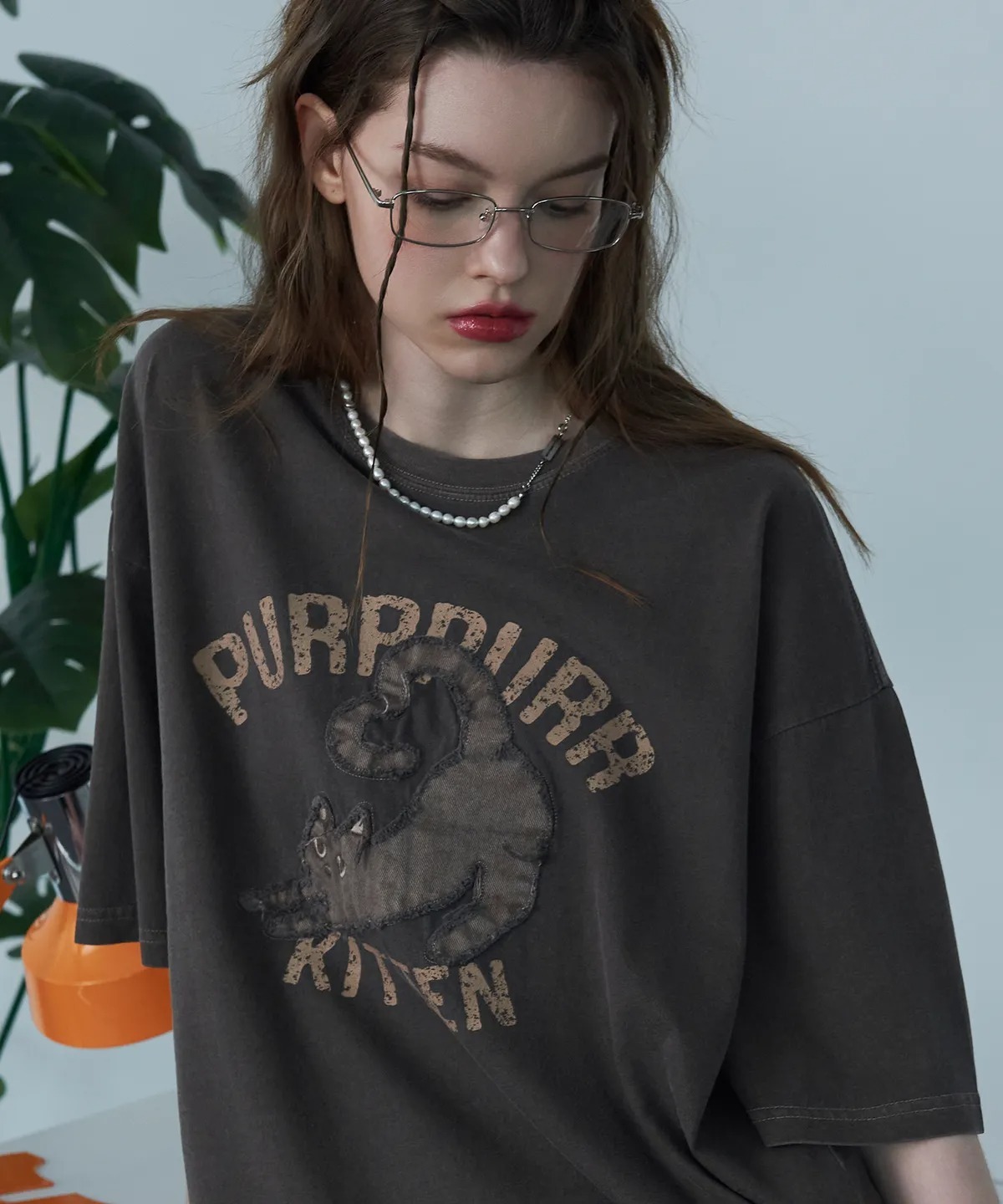 CPGN STUDIO Kitten Patch Pigment Short Sleeve T-shirt