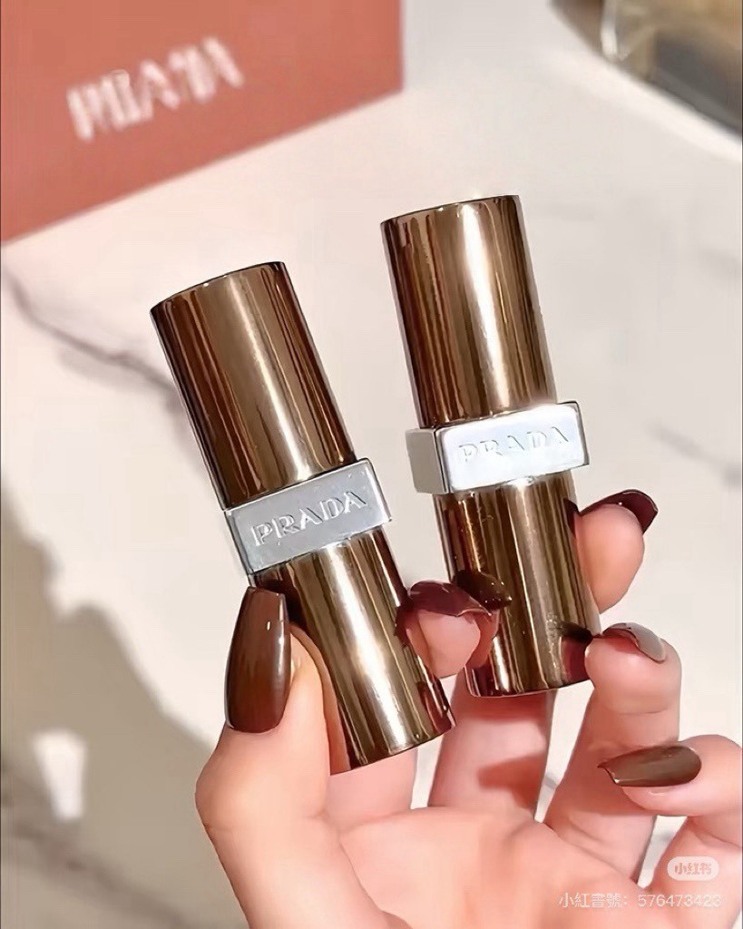 PRADA 尼龍柔霧唇膏3.8g #B107峽谷紅