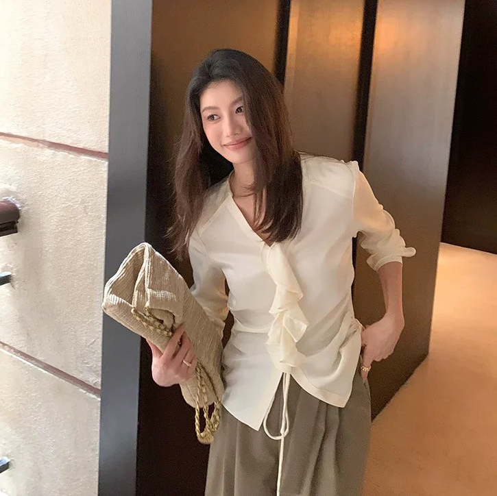 雲朵白V領抽繩荷葉領巾造型上衣-S-L (Elegant & Love)