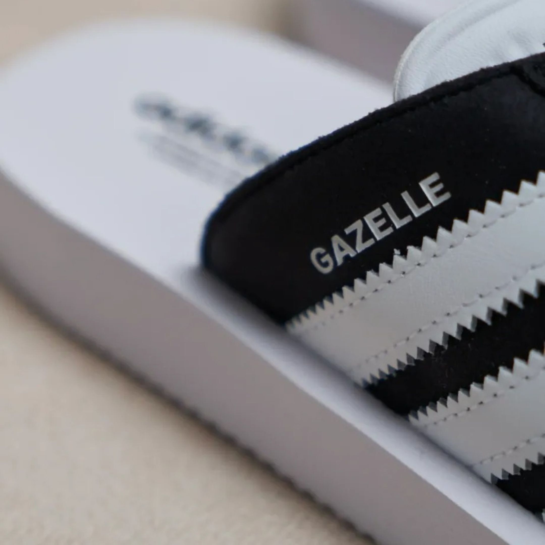 NICEDAY 代購 Adidas Gazelle BEACH 拖鞋 海灘拖 鞋帶 黑白 白黑 經典 JQ7421