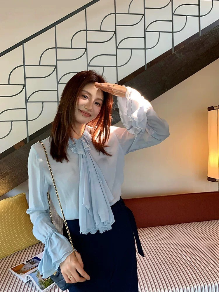 顯白色系荷葉袖領巾造型浪漫上衣-S-L / 2色 (Elegant & Love)