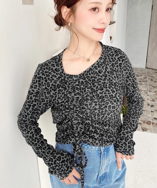 日本🇯🇵連線 Moment+ 時尚不對稱抽繩豹紋上衣 綁帶 抽繩 豹紋 緞帶 皺褶 長袖 3色(任買兩件711免運)/預購